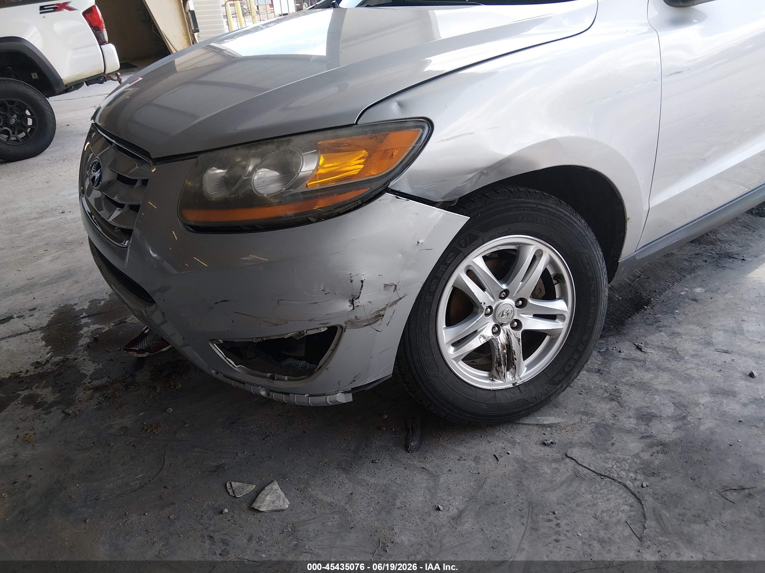 2010 Hyundai Santa Fe Gls Silver vin: 5NMSG3AB7AH351236