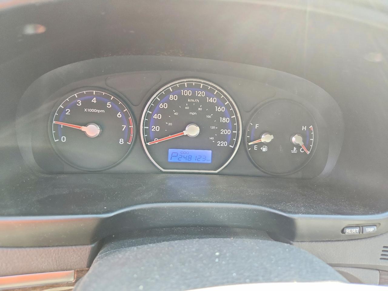 2010 Hyundai Santa Fe Gls White vin: 5NMSG3AB7AH363080