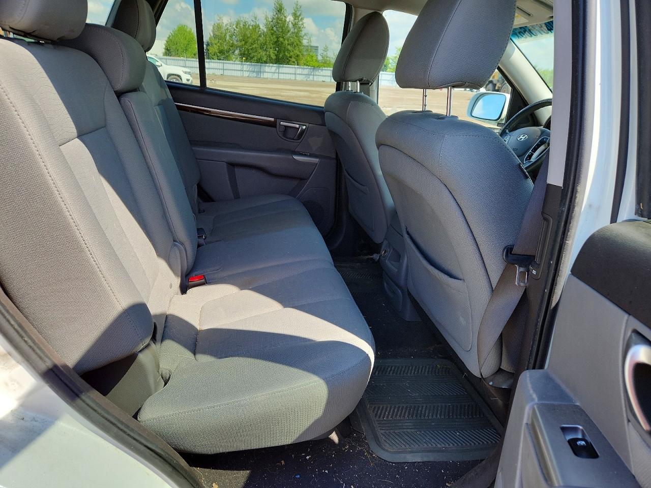 2010 Hyundai Santa Fe Gls White vin: 5NMSG3AB7AH363080