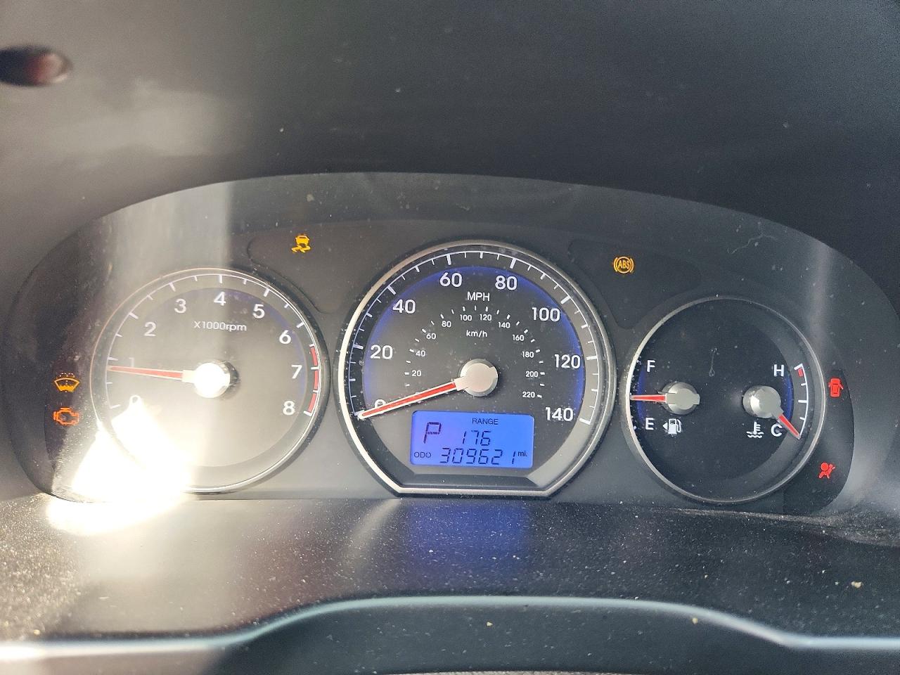 2010 Hyundai Santa Fe Gls Silver vin: 5NMSG3AB8AH398954