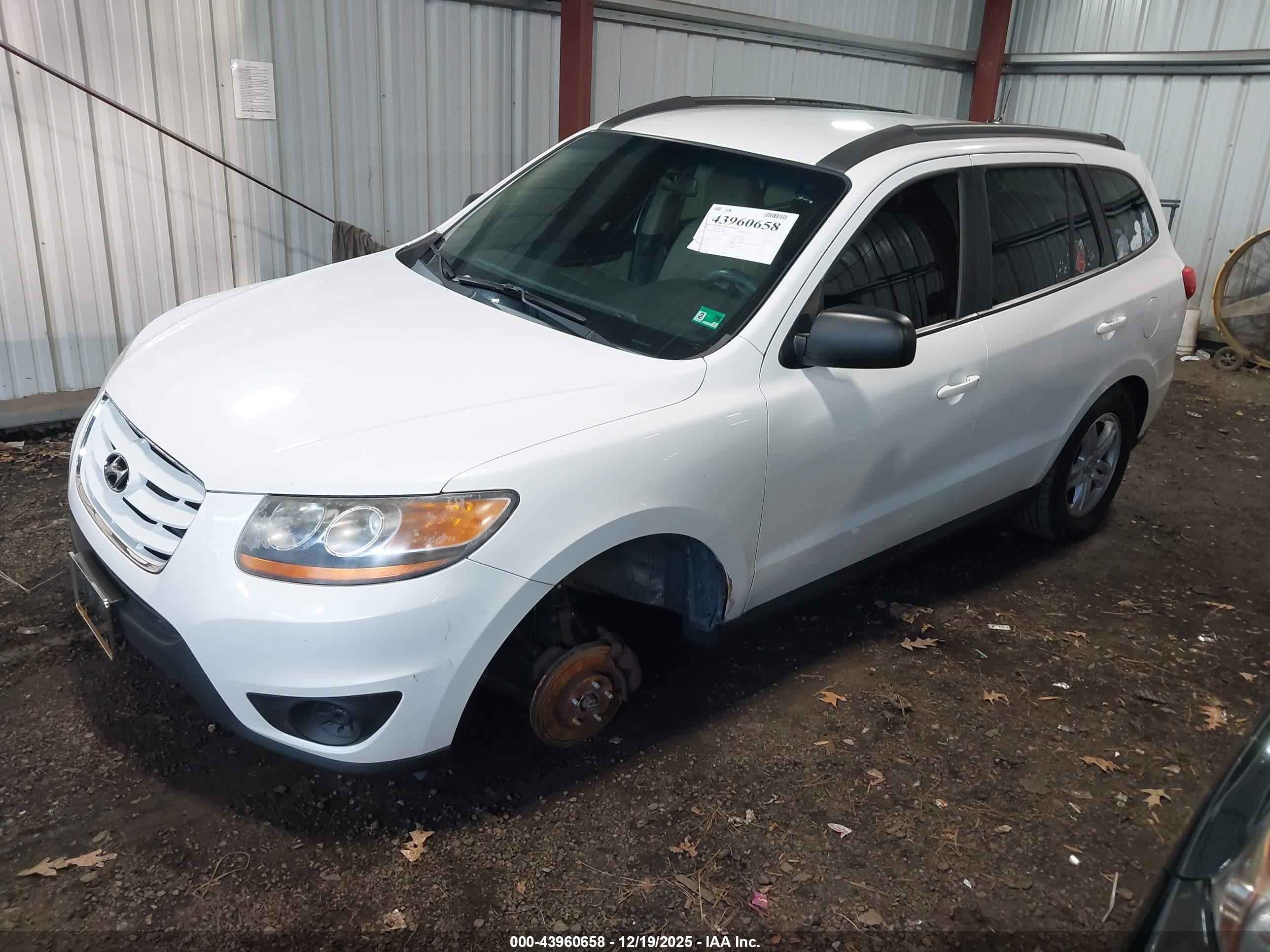 2010 Hyundai Santa Fe Gls White vin: 5NMSG3AB9AH397179