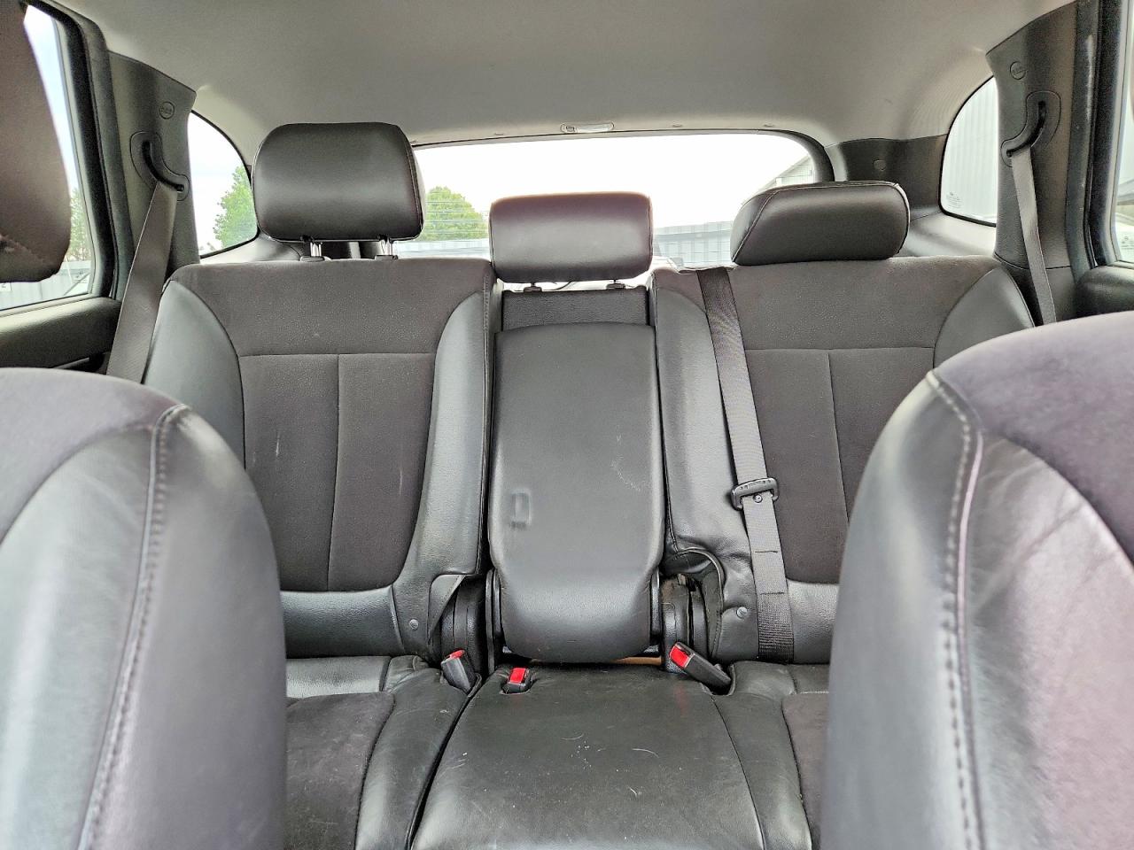 2010 Hyundai Santa Fe Gls White vin: 5NMSG4AG3AH410624