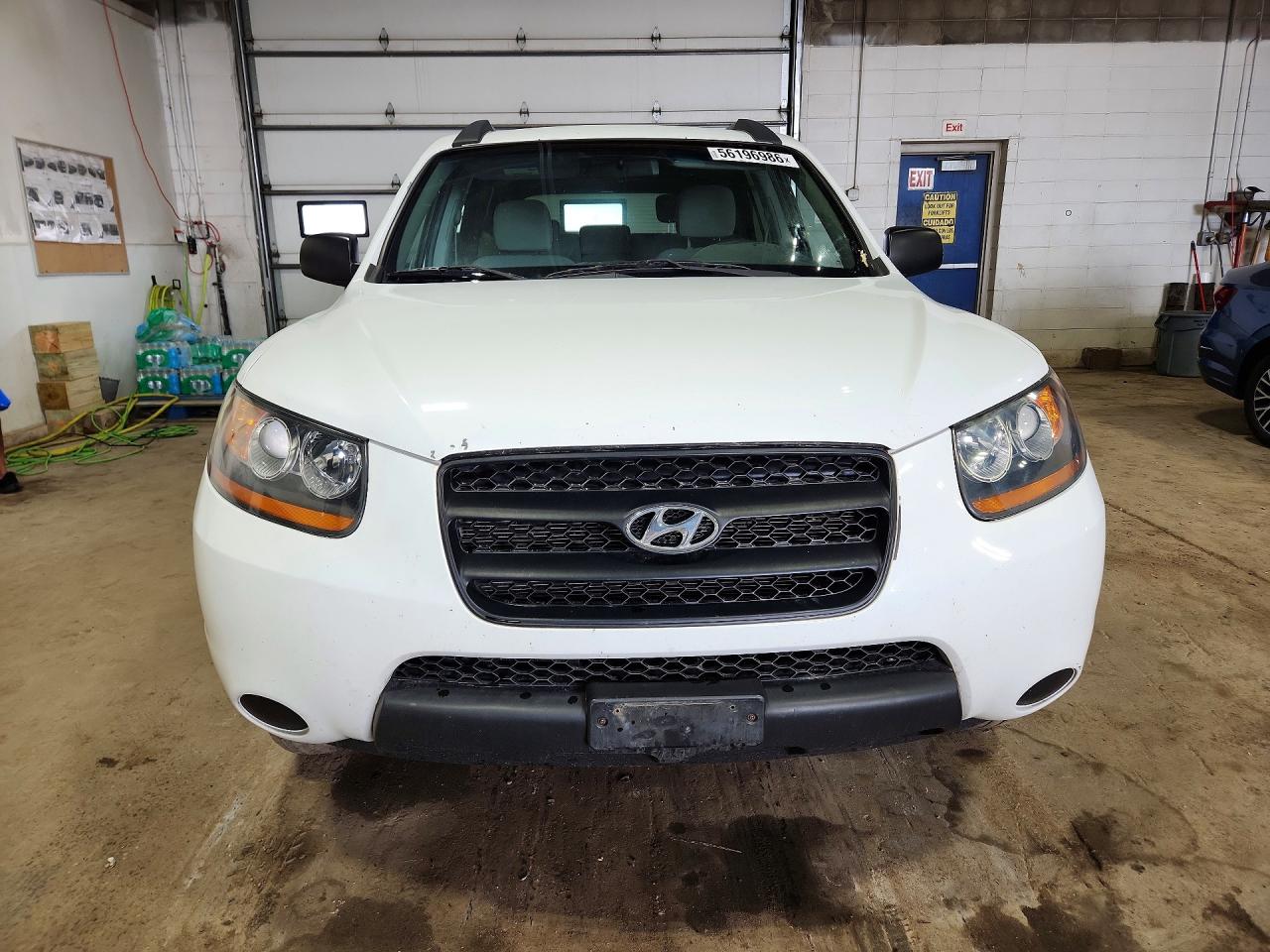 2009 Hyundai Santa Fe White vin: 5NMSG73D29H247190
