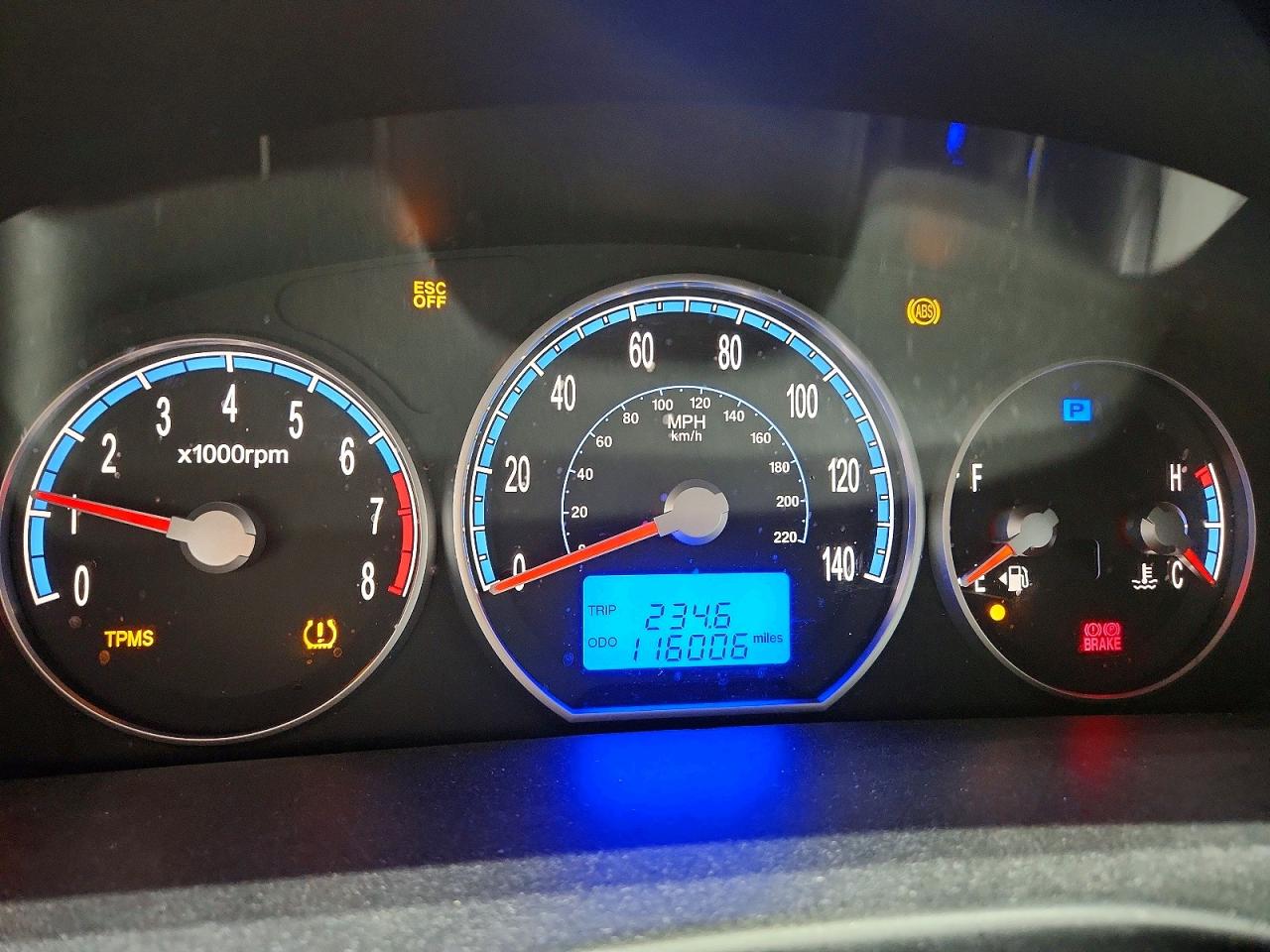 2009 Hyundai Santa Fe White vin: 5NMSG73D29H247190