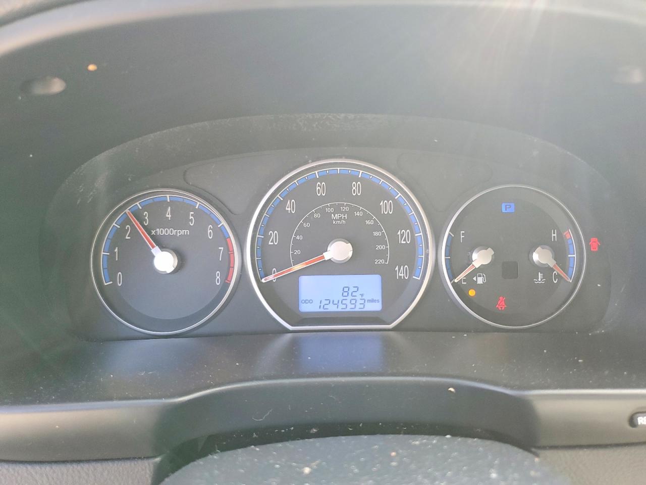 2009 Hyundai Santa Fe Gls White vin: 5NMSG73D29H302642