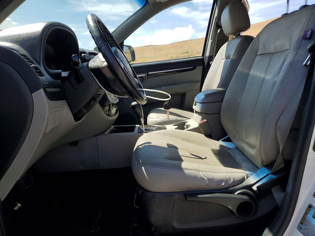 2009 Hyundai Santa Fe Gls White vin: 5NMSG73D29H302642