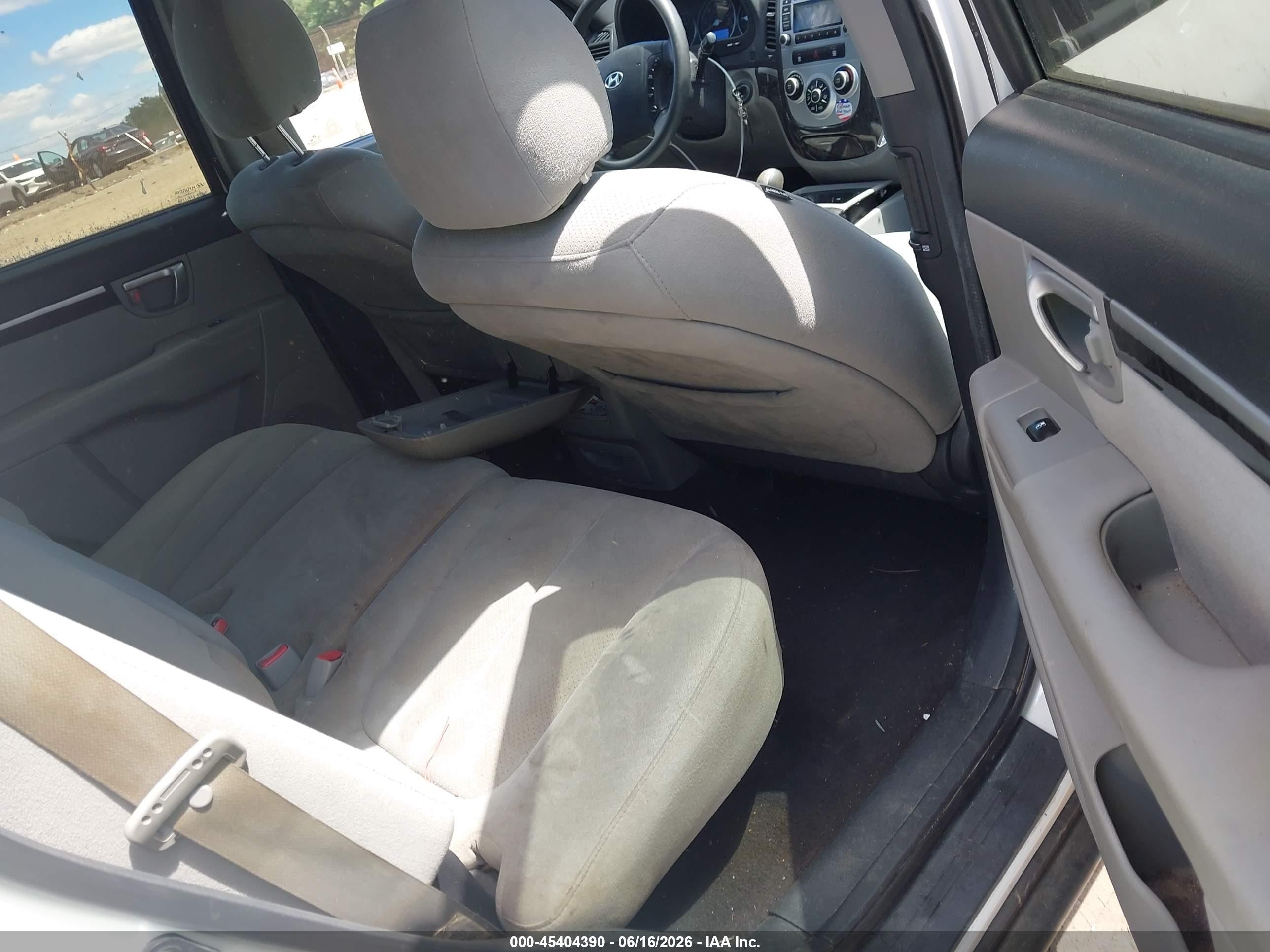 2009 Hyundai Santa Fe Gls White vin: 5NMSG73D49H253072