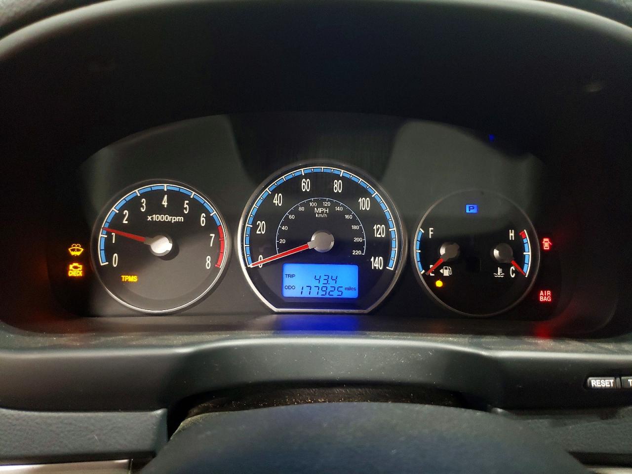 2009 Hyundai Santa Fe Gls Silver vin: 5NMSG73D69H276403