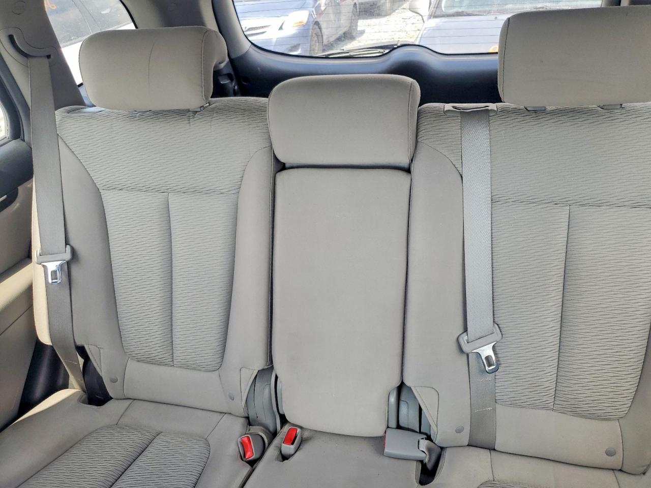 2009 Hyundai Santa Fe Gl Silver vin: 5NMSG73E39H314372