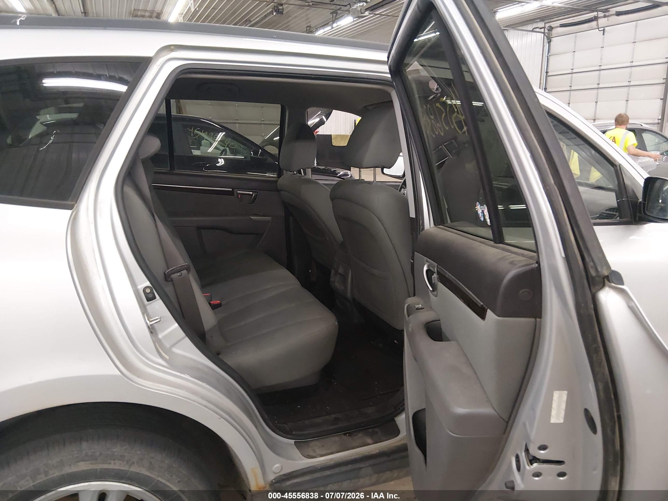 2010 Hyundai Santa Fe Gls Silver vin: 5NMSGDAB6AH339035