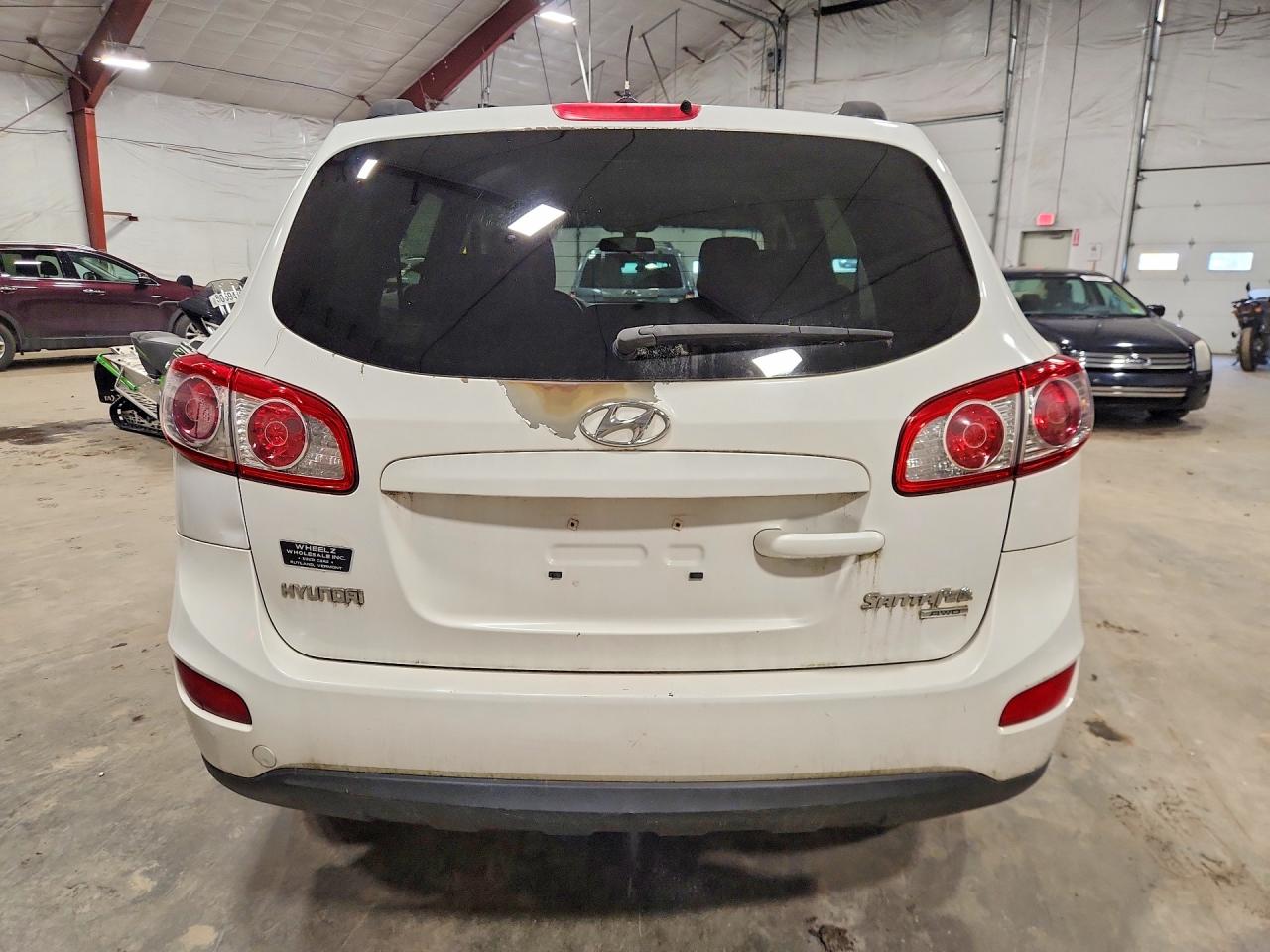 2010 Hyundai Santa Fe Gls White vin: 5NMSGDAB7AH347810