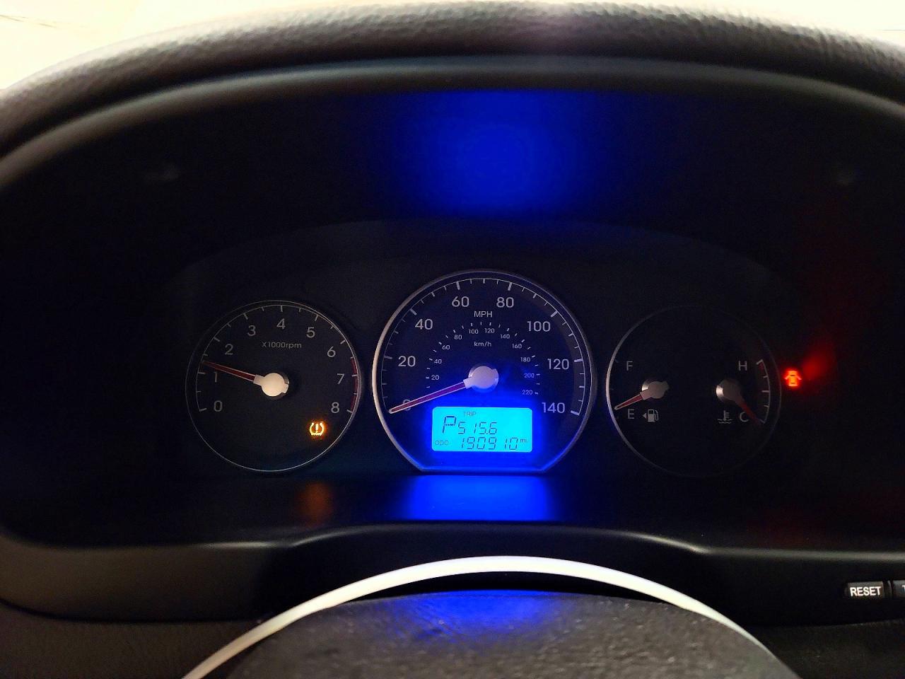 2010 Hyundai Santa Fe Gls White vin: 5NMSGDAB7AH347810