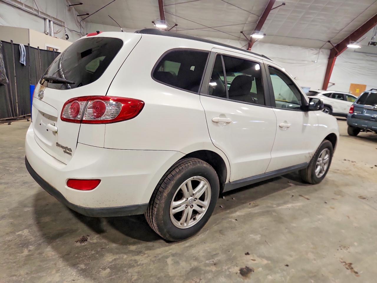 2010 Hyundai Santa Fe Gls White vin: 5NMSGDAB7AH347810