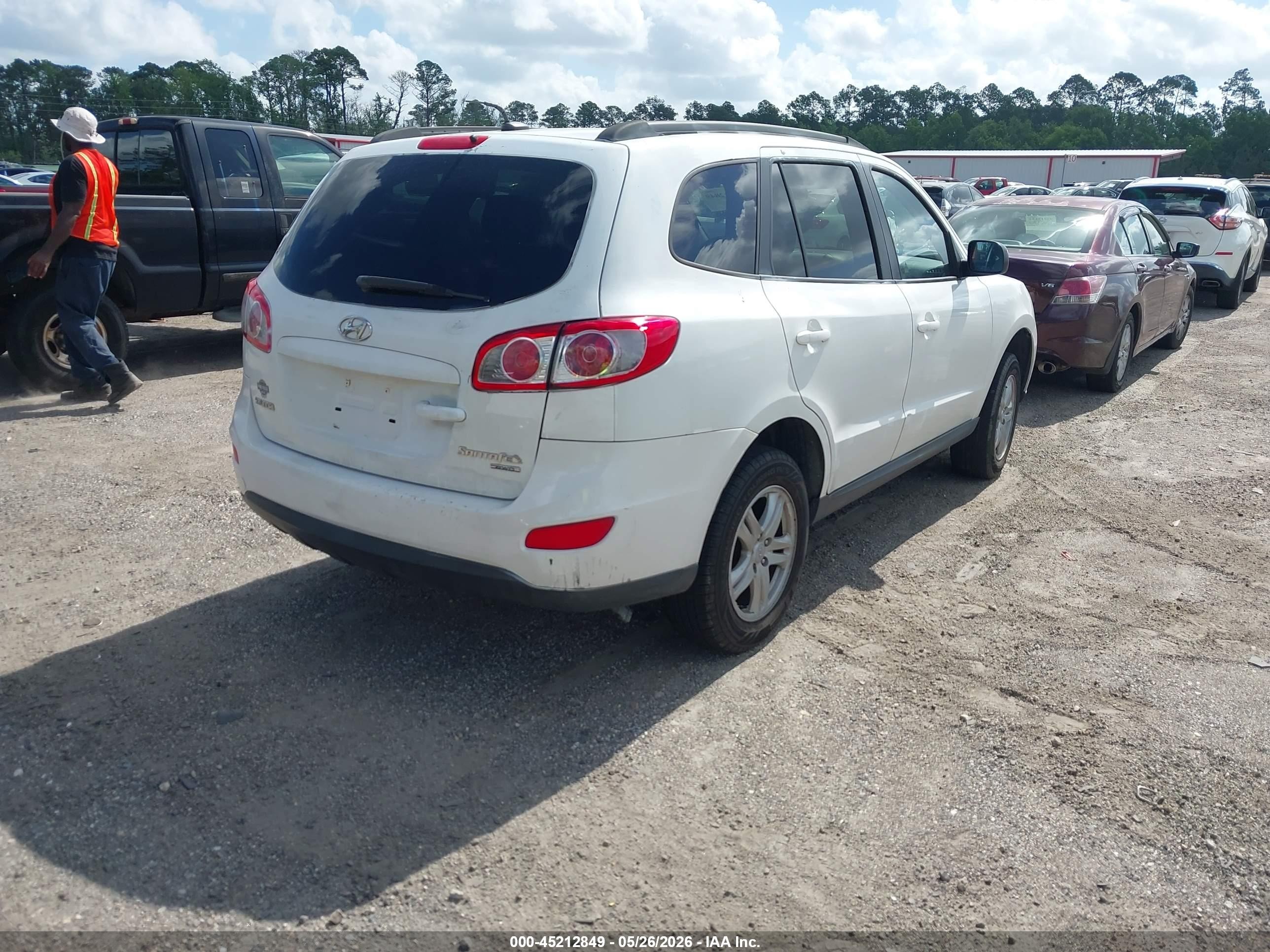 2010 Hyundai Santa Fe Gls White vin: 5NMSGDAB9AH338347