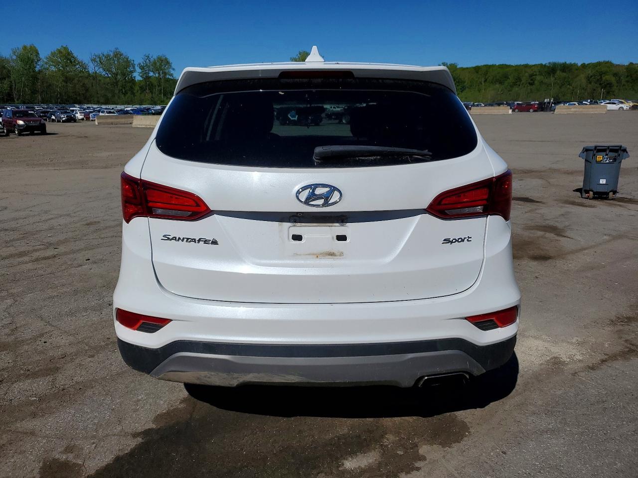 2017 Hyundai Santa Fe Sport 2.4l White vin: 5NMZT3LB5HH005011