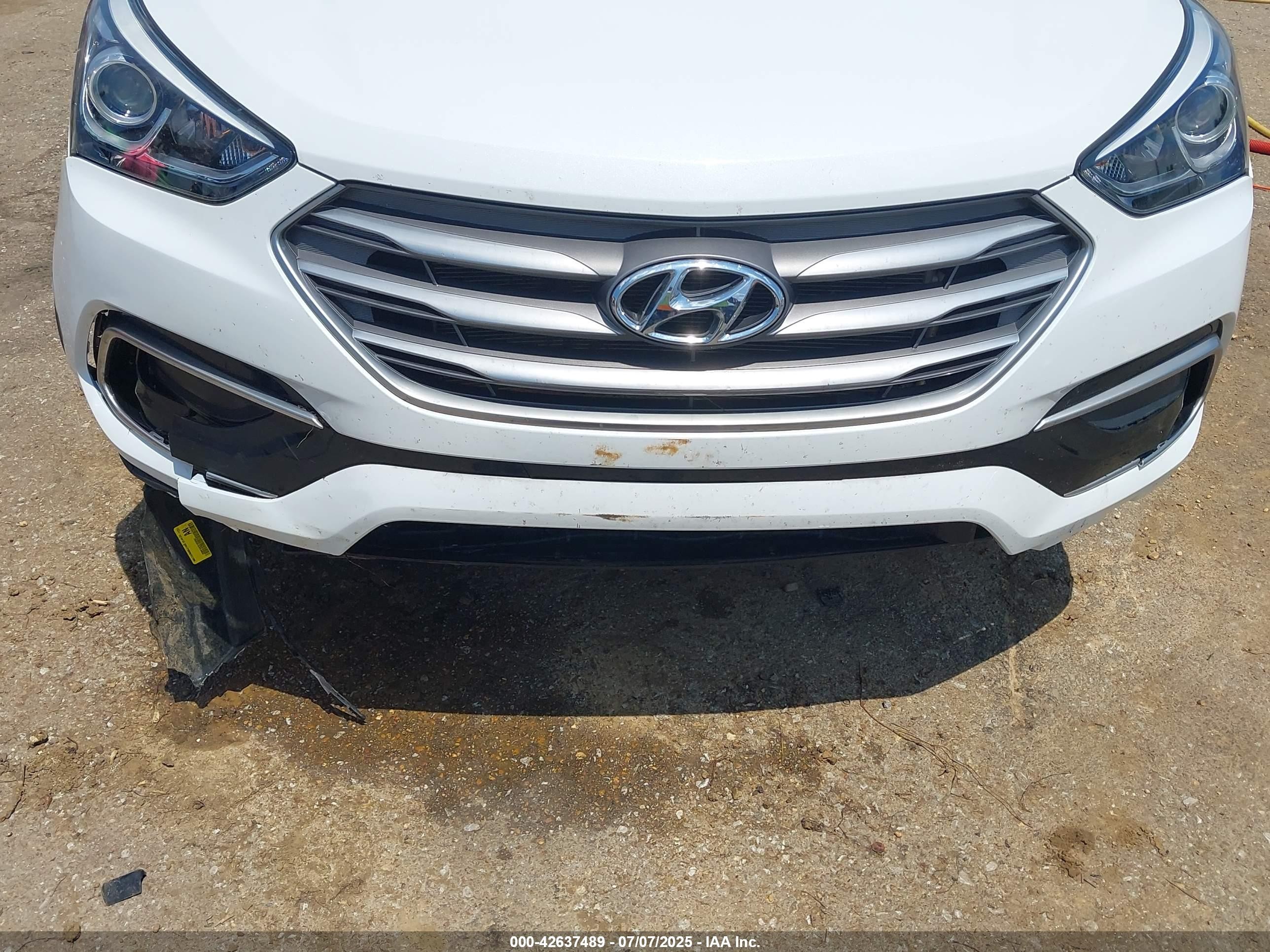 2017 Hyundai Santa Fe Sport 2.4l White vin: 5NMZT3LB5HH019832