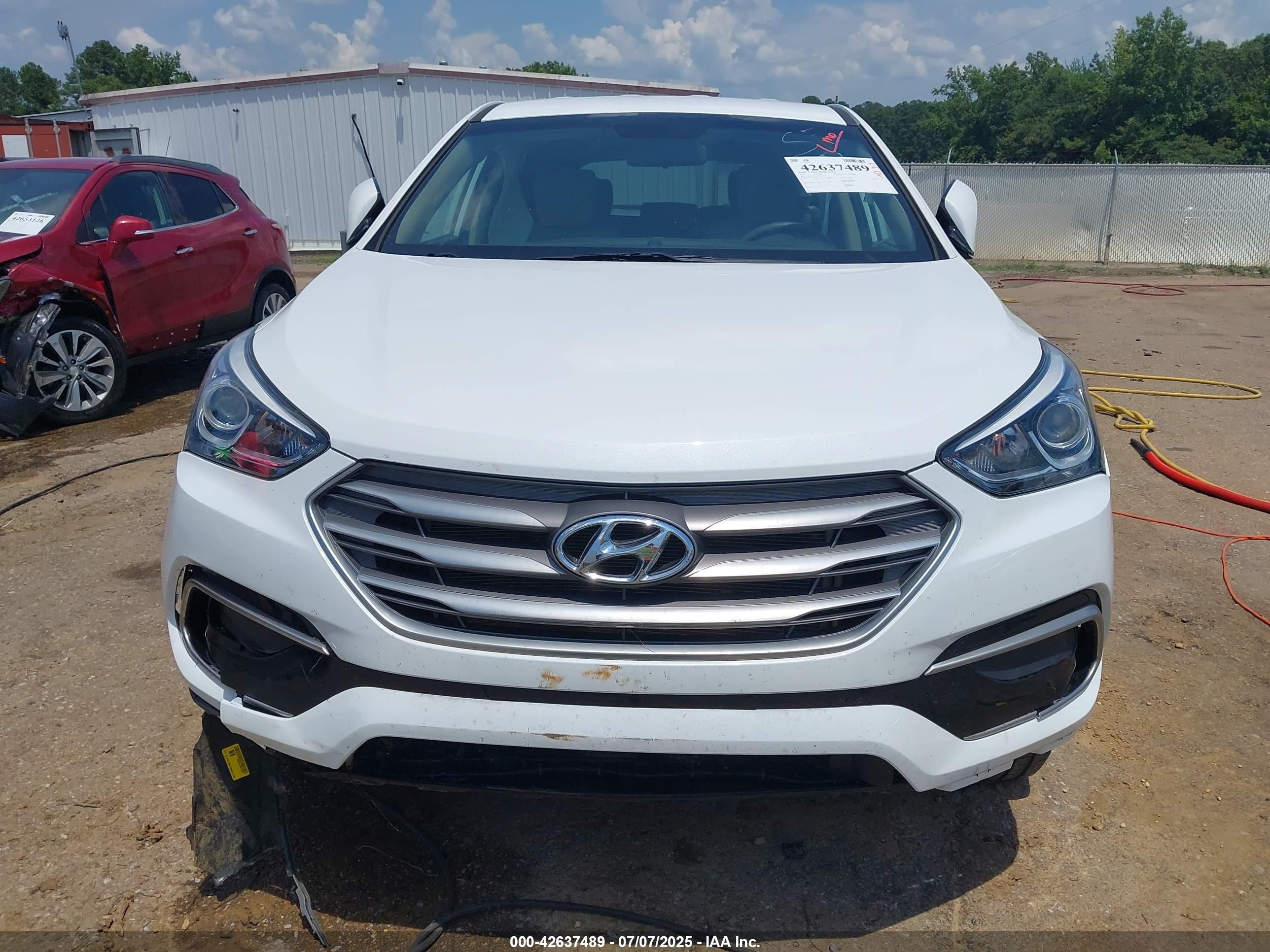 2017 Hyundai Santa Fe Sport 2.4l White vin: 5NMZT3LB5HH019832