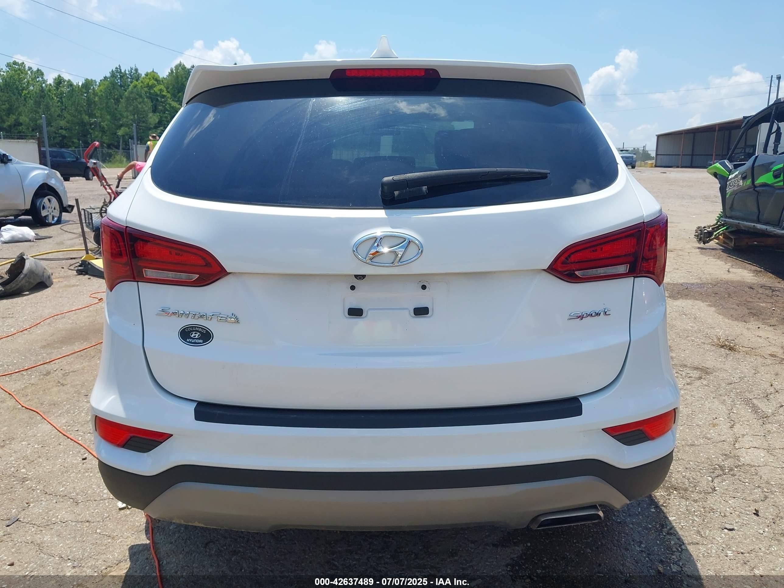 2017 Hyundai Santa Fe Sport 2.4l White vin: 5NMZT3LB5HH019832