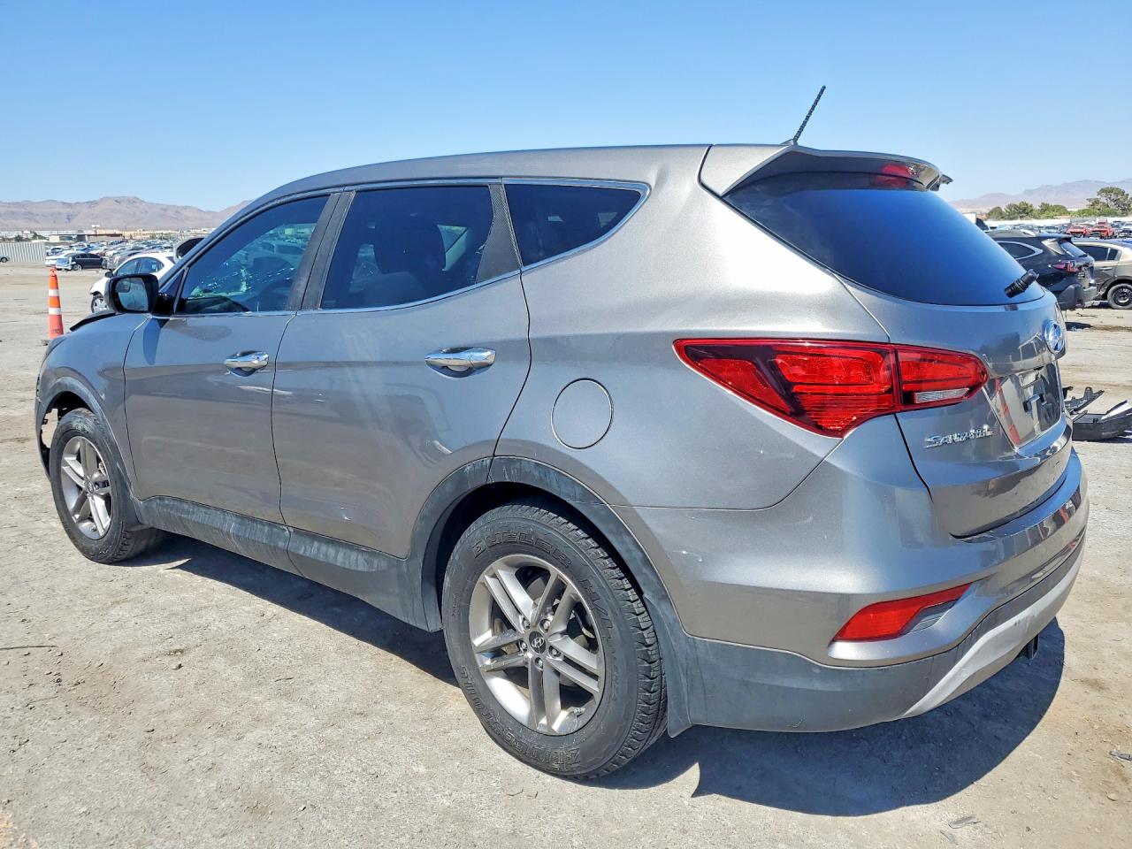 2018 Hyundai Santa Fe Sport 2.4l Gray vin: 5NMZT3LB7JH098829