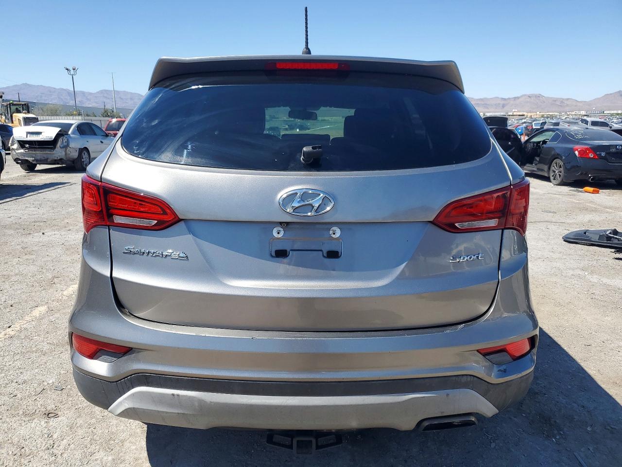 2018 Hyundai Santa Fe Sport 2.4l Gray vin: 5NMZT3LB7JH098829