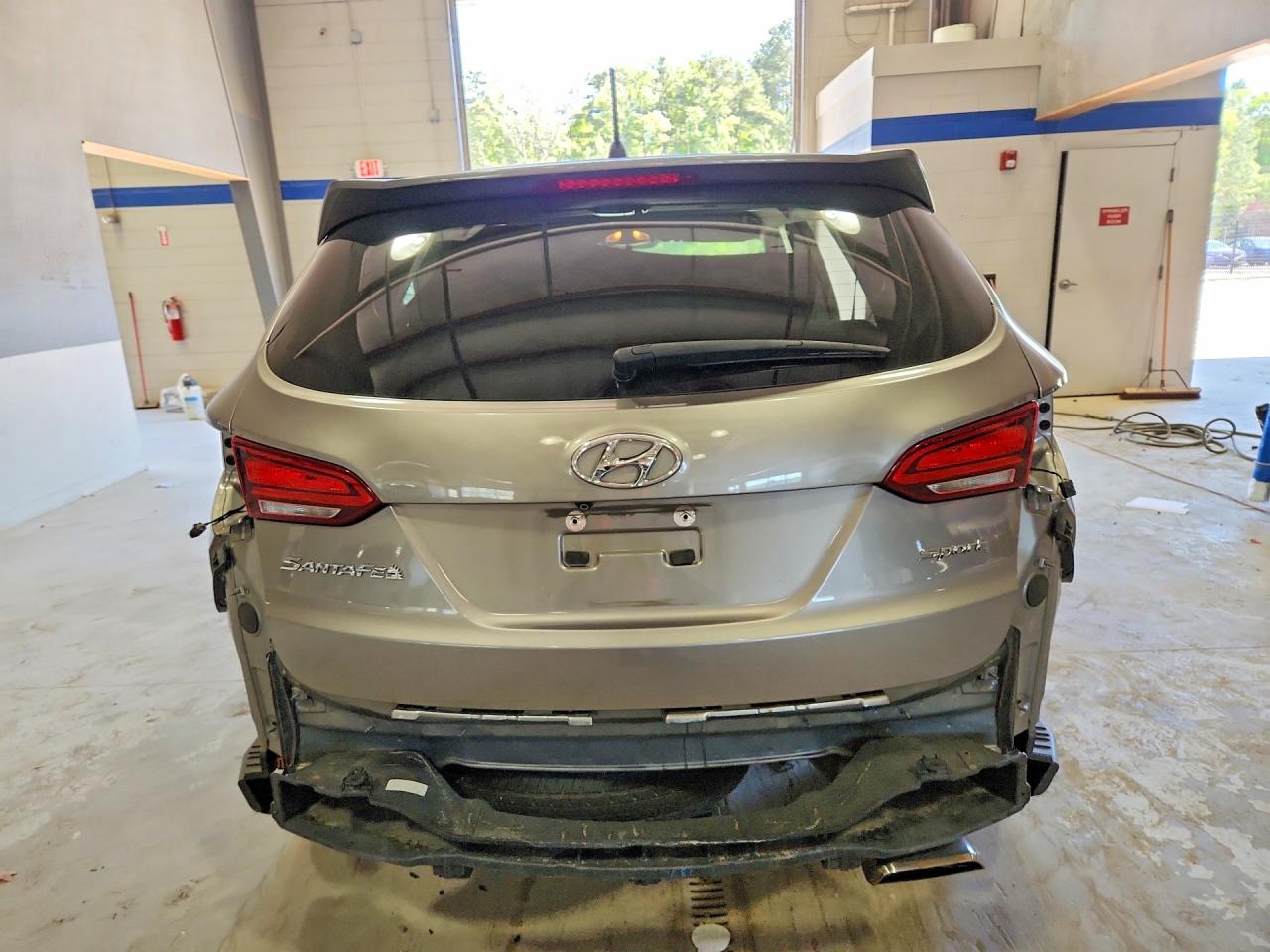 2018 Hyundai Santa Fe Sport 2.4l Gray vin: 5NMZT3LBXJH075240