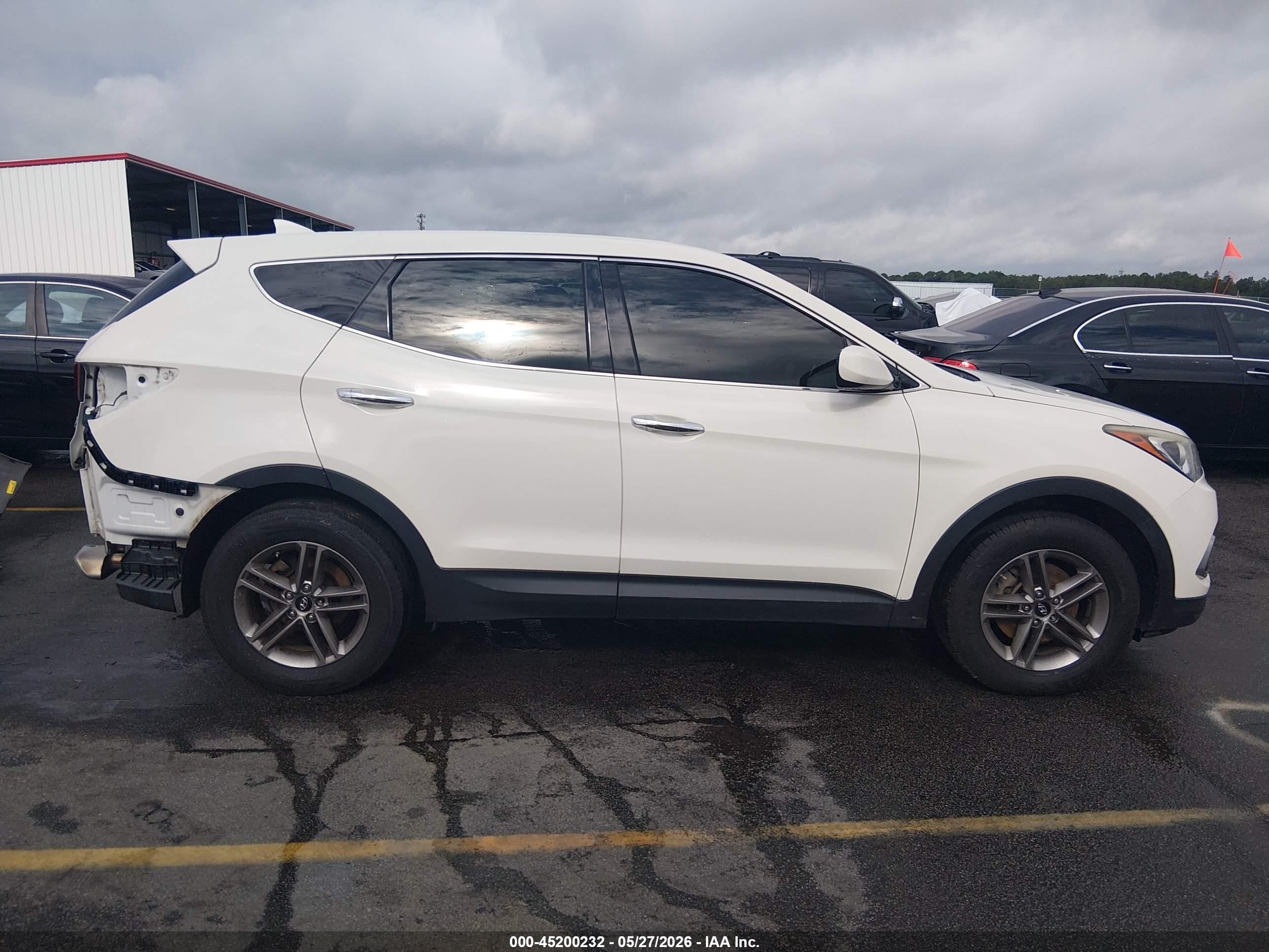 2017 Hyundai Santa Fe Sport 2.4l Белый vin: 5NMZTDLB3HH030849