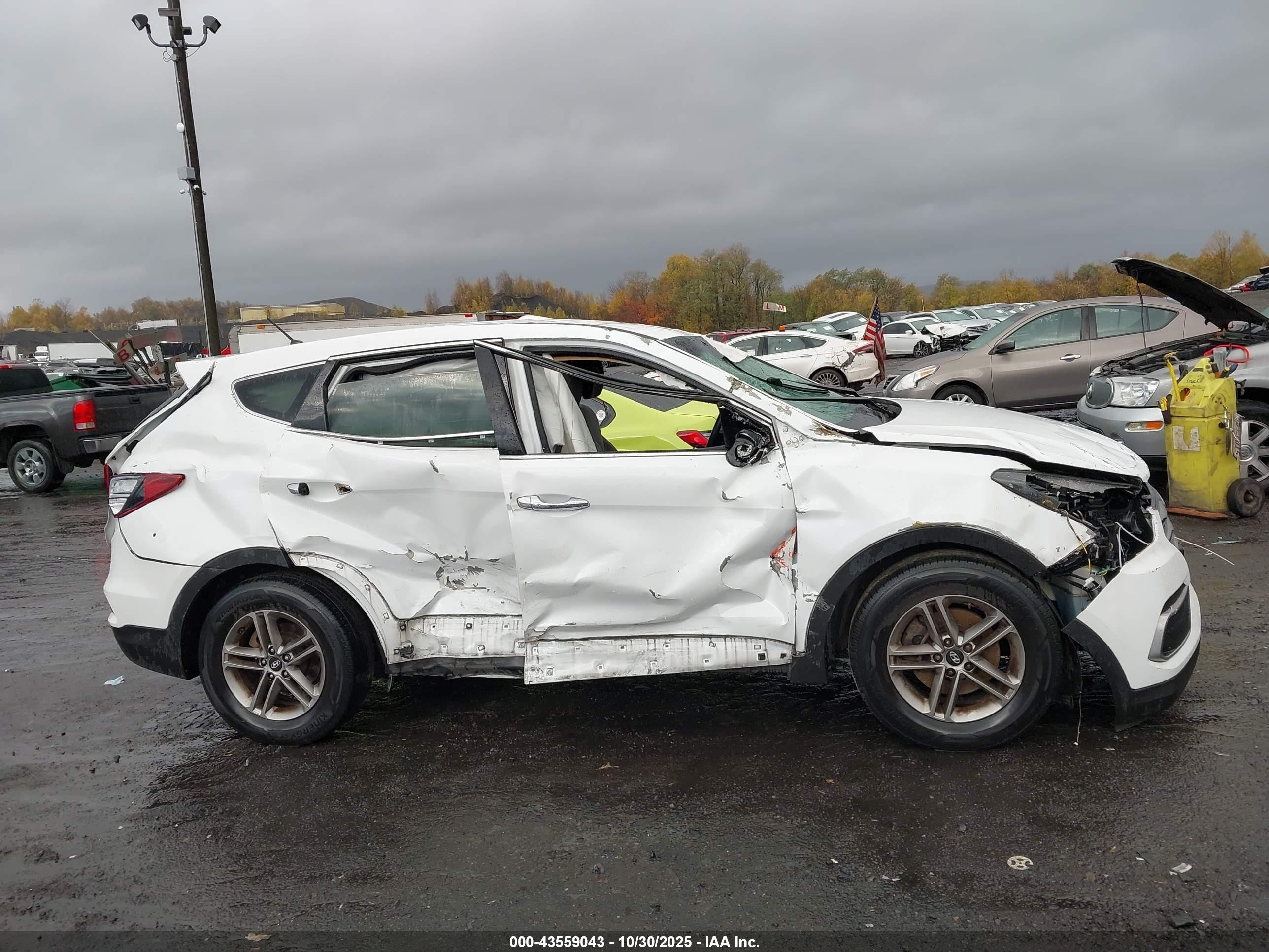 2018 Hyundai Santa Fe Sport 2.4l Белый vin: 5NMZTDLB5JH078942