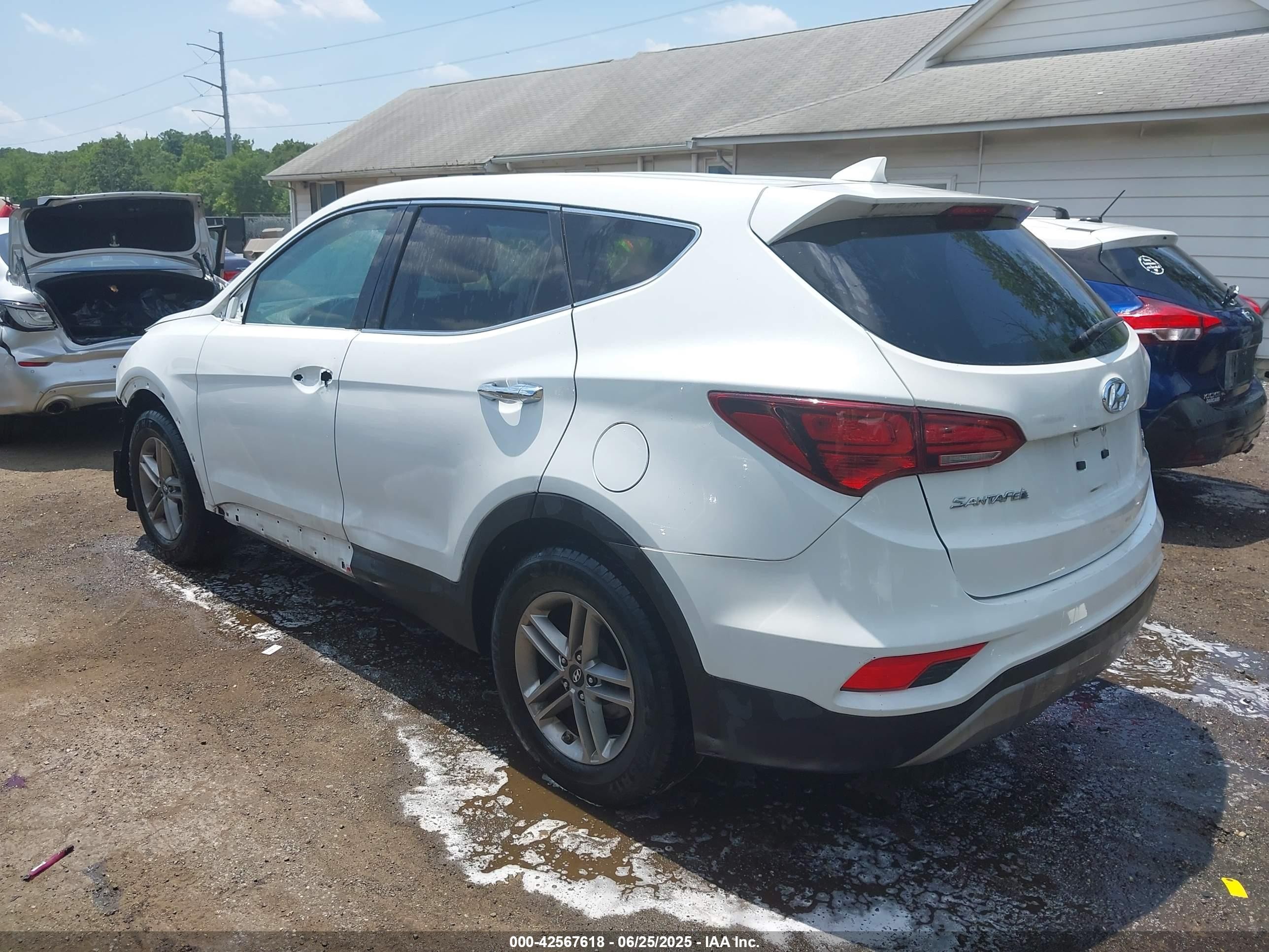 2017 Hyundai Santa Fe Sport 2.4l White vin: 5NMZTDLB8HH011505