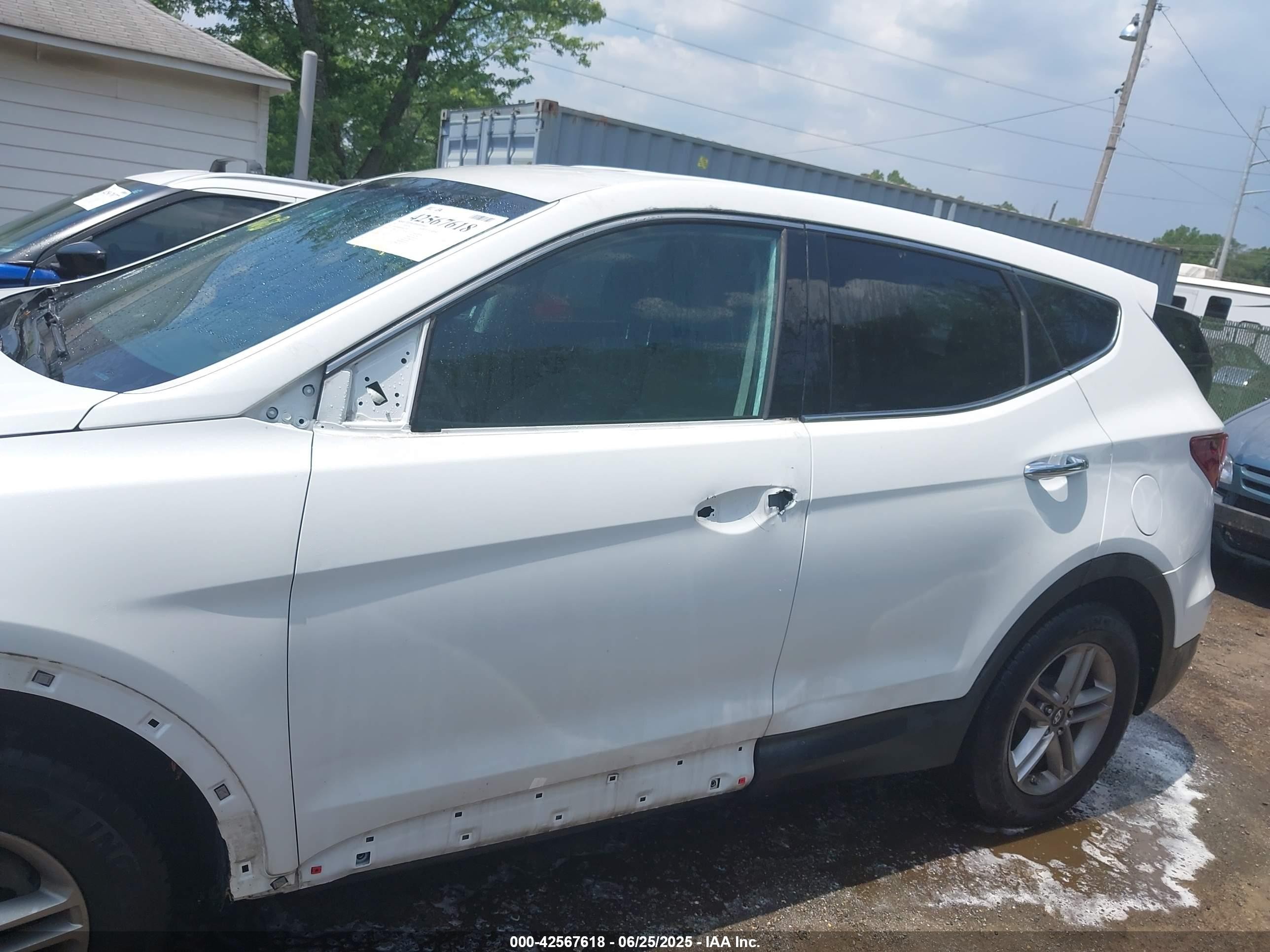 2017 Hyundai Santa Fe Sport 2.4l White vin: 5NMZTDLB8HH011505