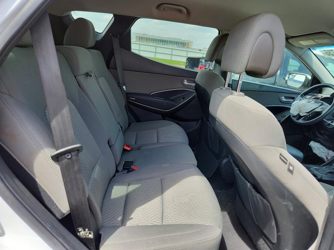 2017 Hyundai Santa Fe Sport 2.4l White vin: 5NMZTDLB8HH031012