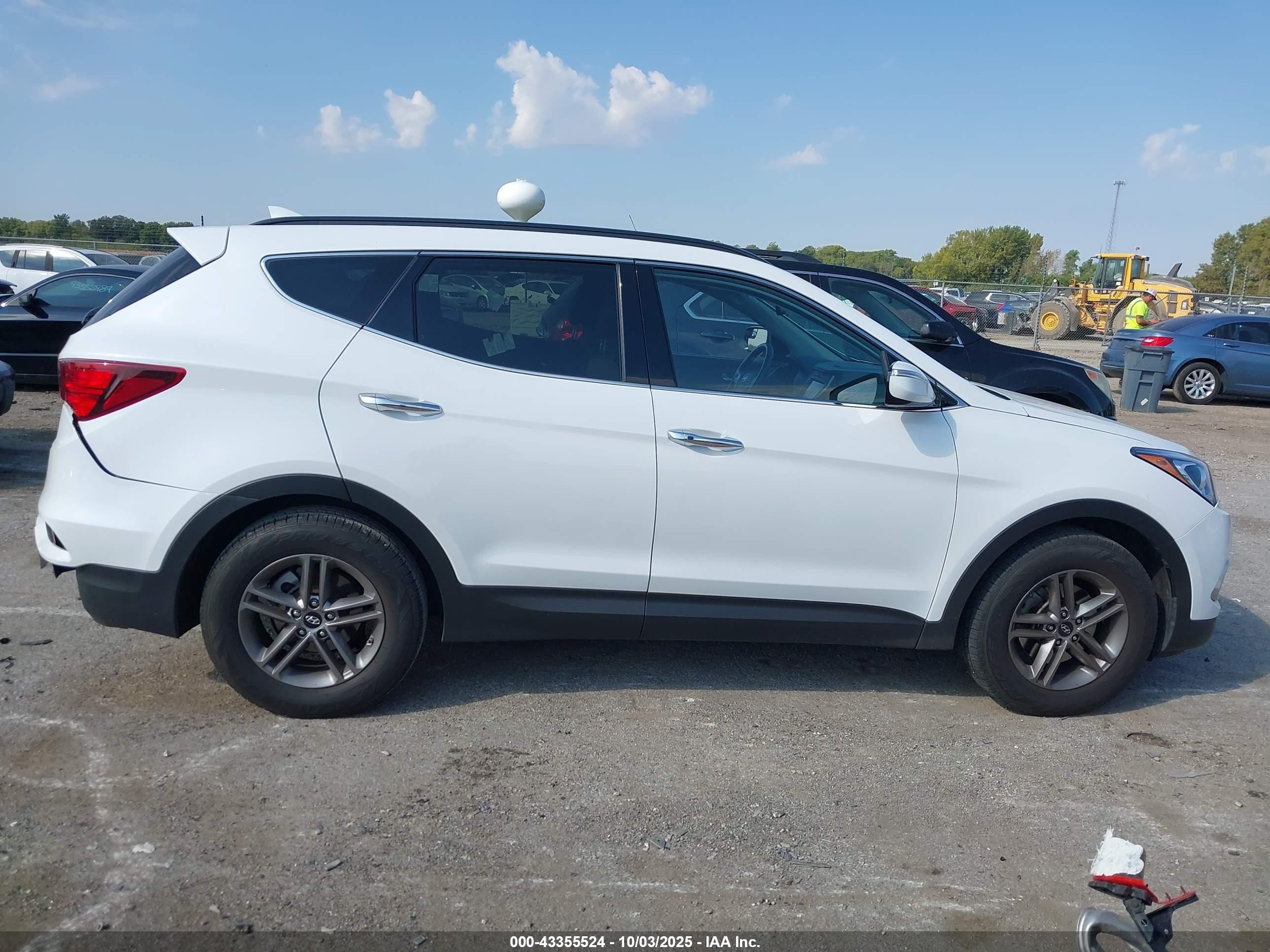 2018 Hyundai Santa Fe Sport 2.4l White vin: 5NMZU3LB4JH101649