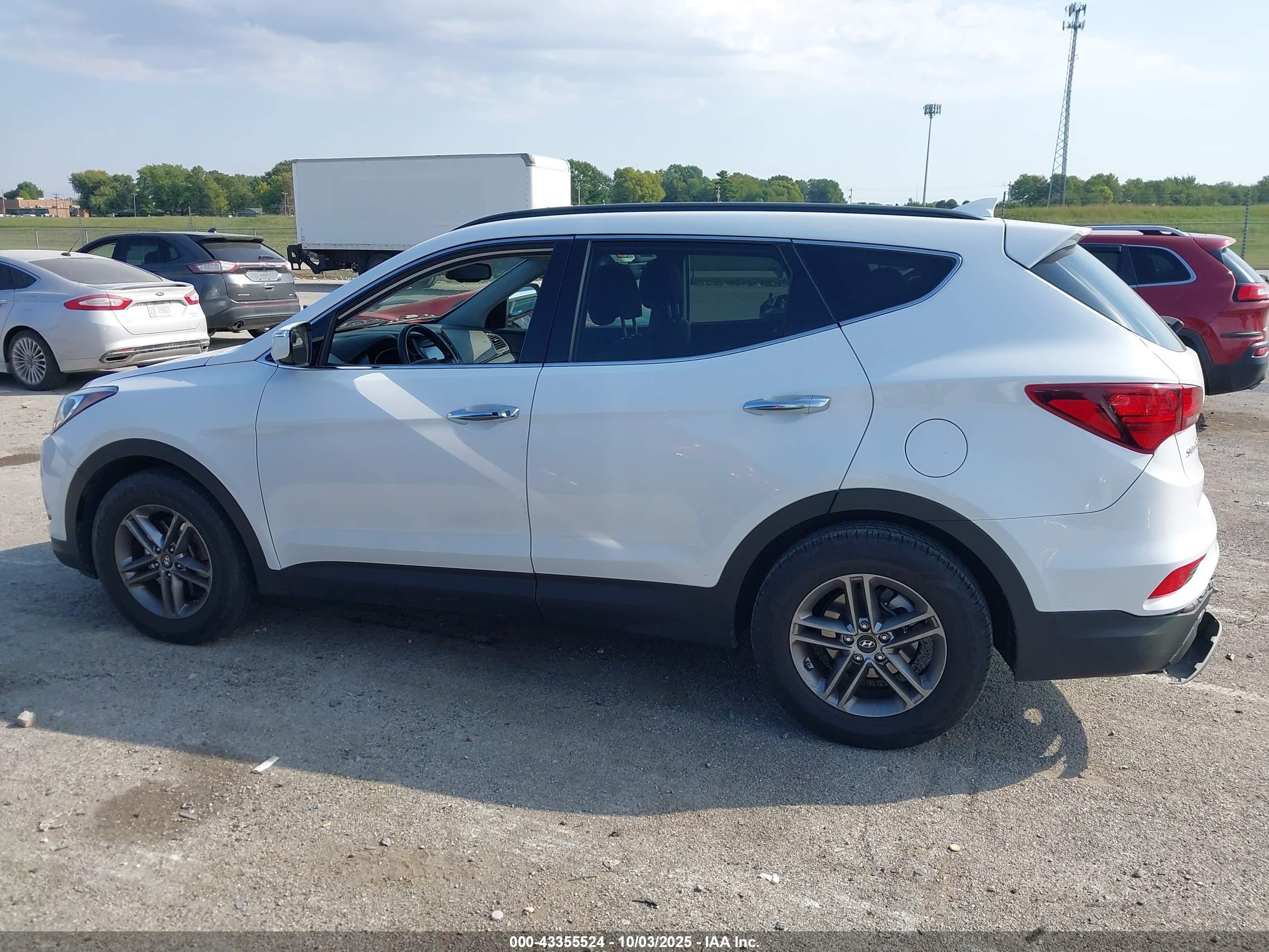 2018 Hyundai Santa Fe Sport 2.4l White vin: 5NMZU3LB4JH101649