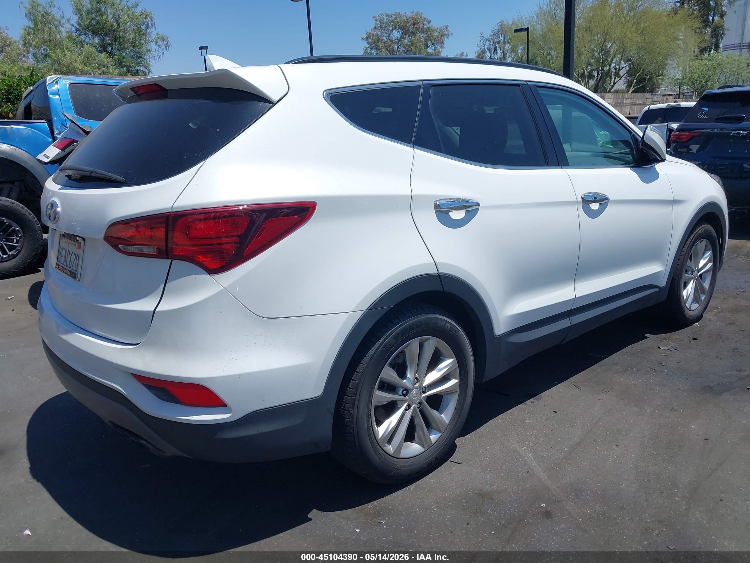 2018 Hyundai Santa Fe Sport 2.0t Белый vin: 5NMZU4LA9JH107959