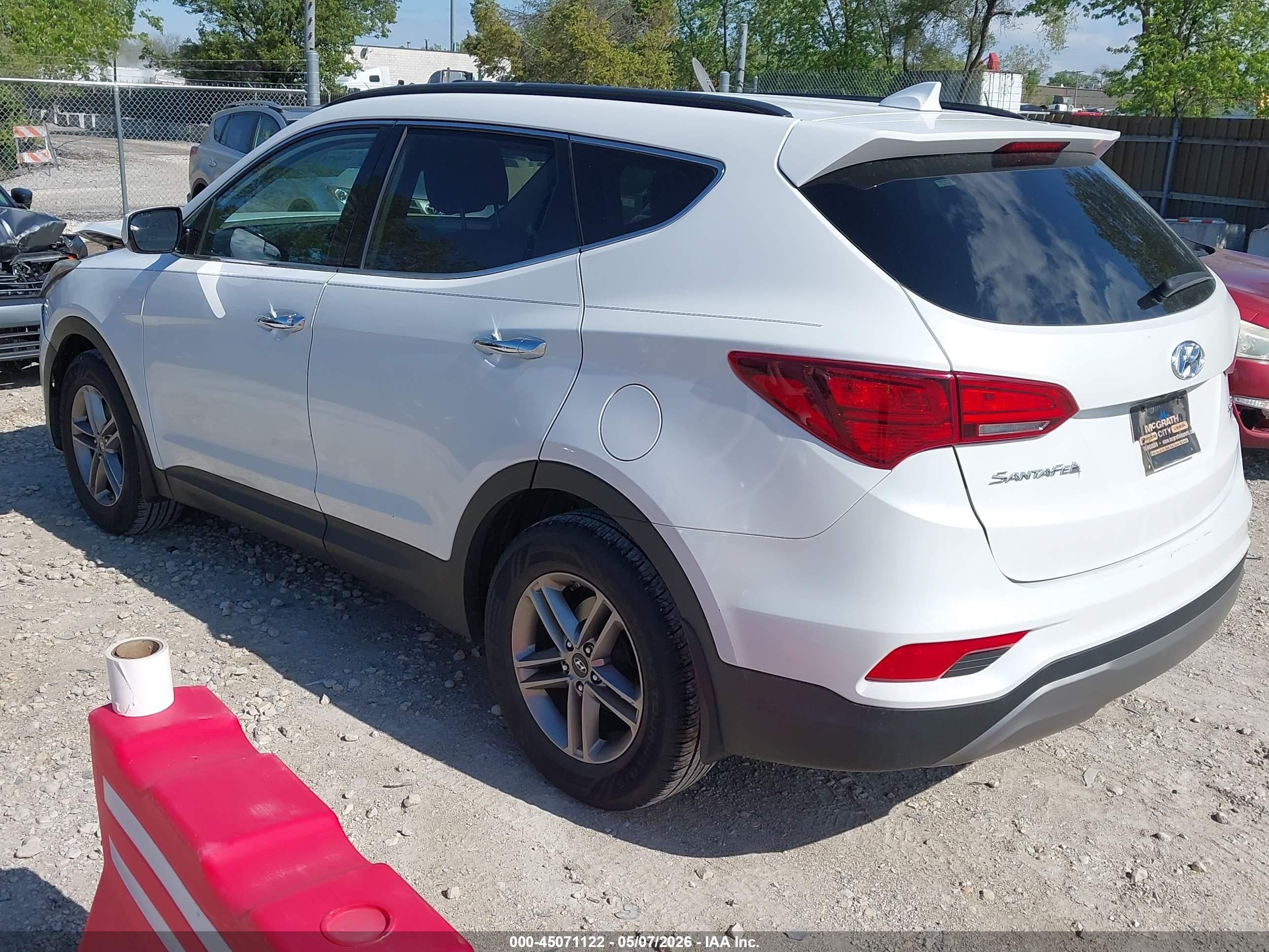2017 Hyundai Santa Fe Sport 2.4l White vin: 5NMZUDLB1HH008104