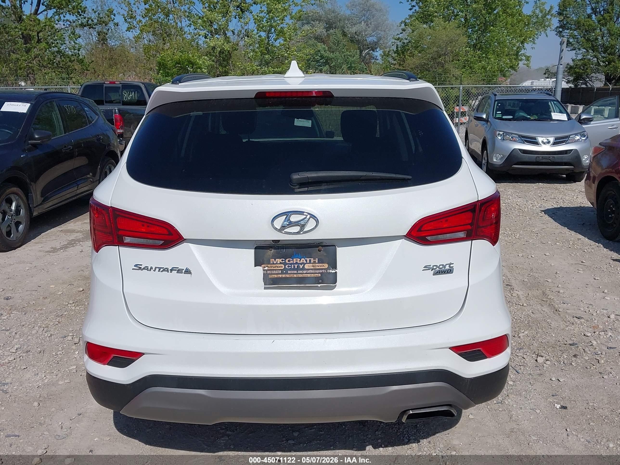 2017 Hyundai Santa Fe Sport 2.4l White vin: 5NMZUDLB1HH008104