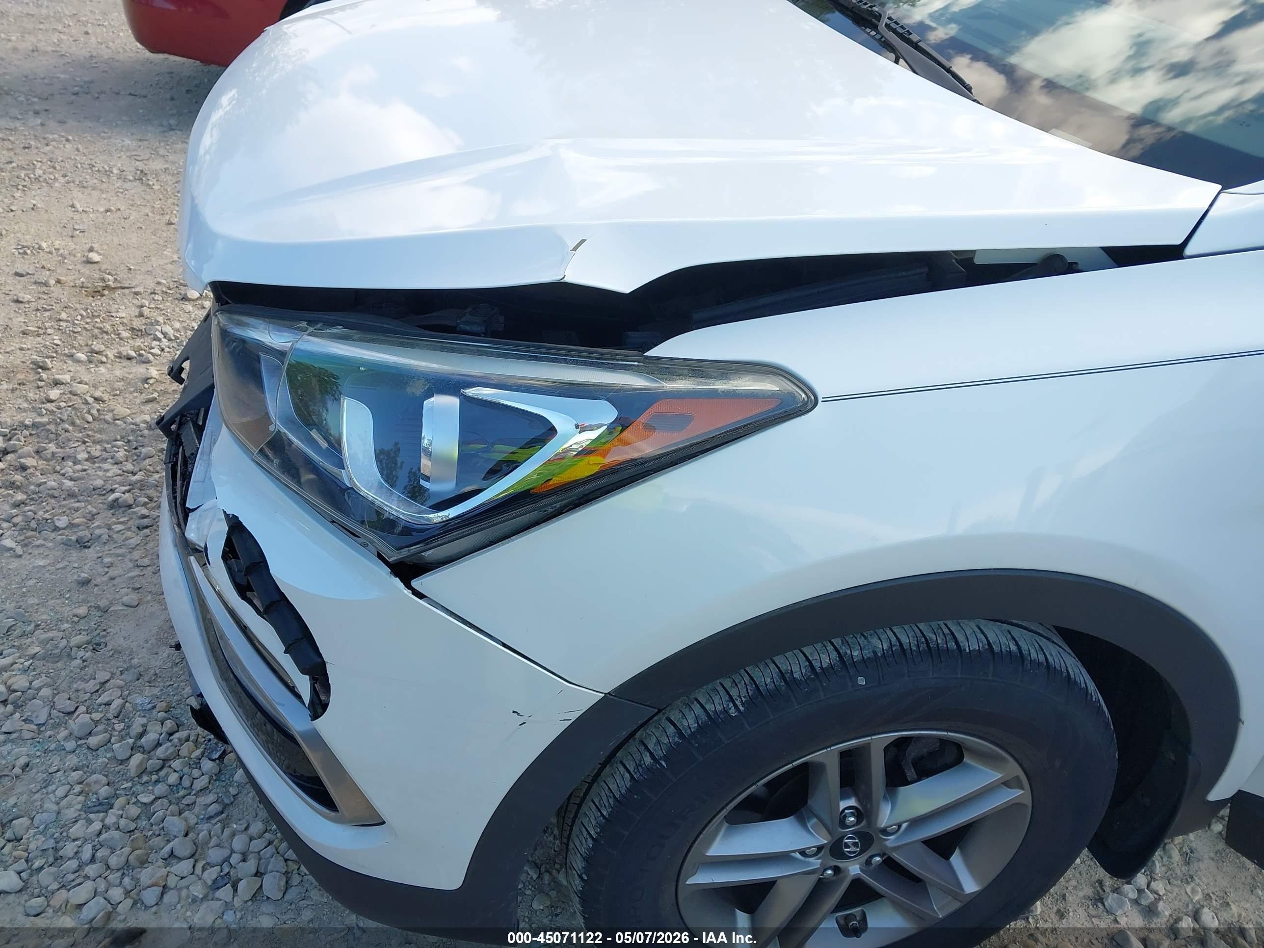 2017 Hyundai Santa Fe Sport 2.4l White vin: 5NMZUDLB1HH008104
