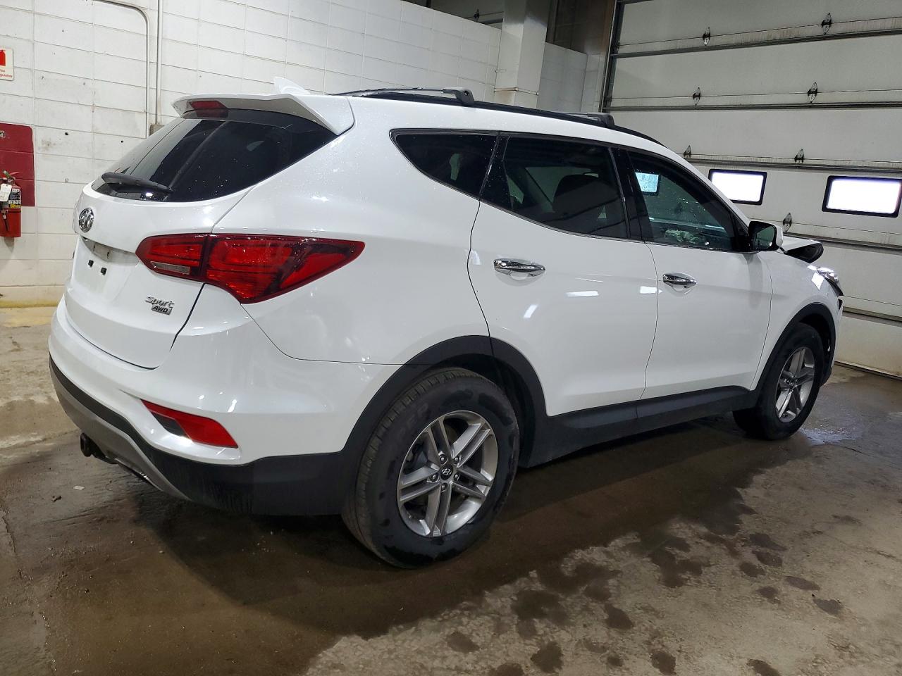 2017 Hyundai Santa Fe Sport 2.4l White vin: 5NMZUDLB2HH028796