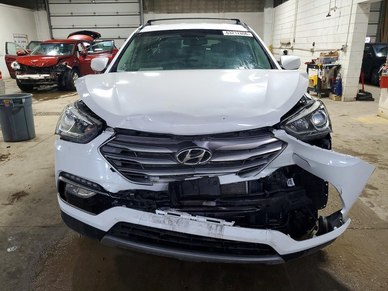 2017 Hyundai Santa Fe Sport 2.4l White vin: 5NMZUDLB2HH028796