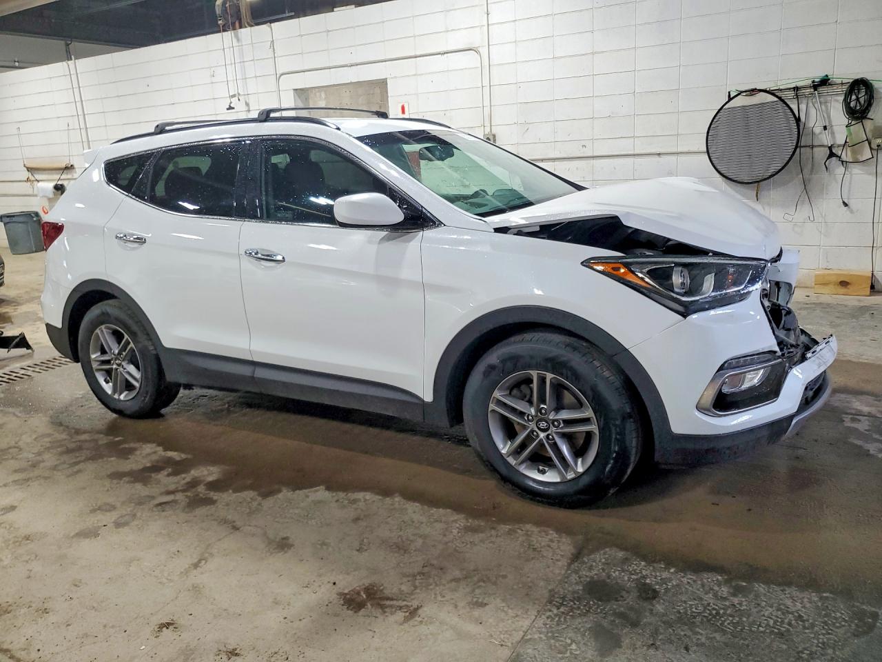 2017 Hyundai Santa Fe Sport 2.4l White vin: 5NMZUDLB2HH028796