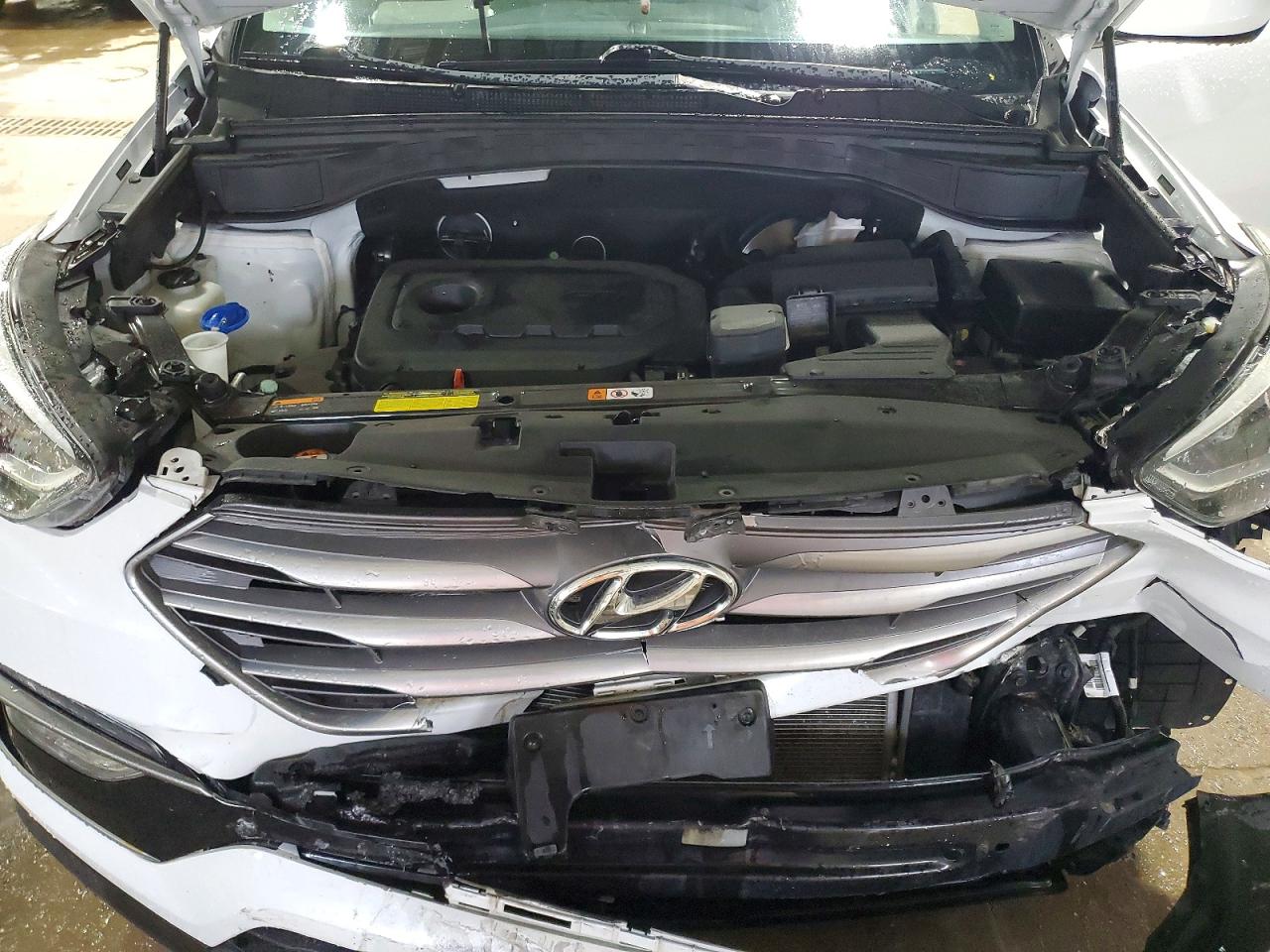 2017 Hyundai Santa Fe Sport 2.4l White vin: 5NMZUDLB2HH028796