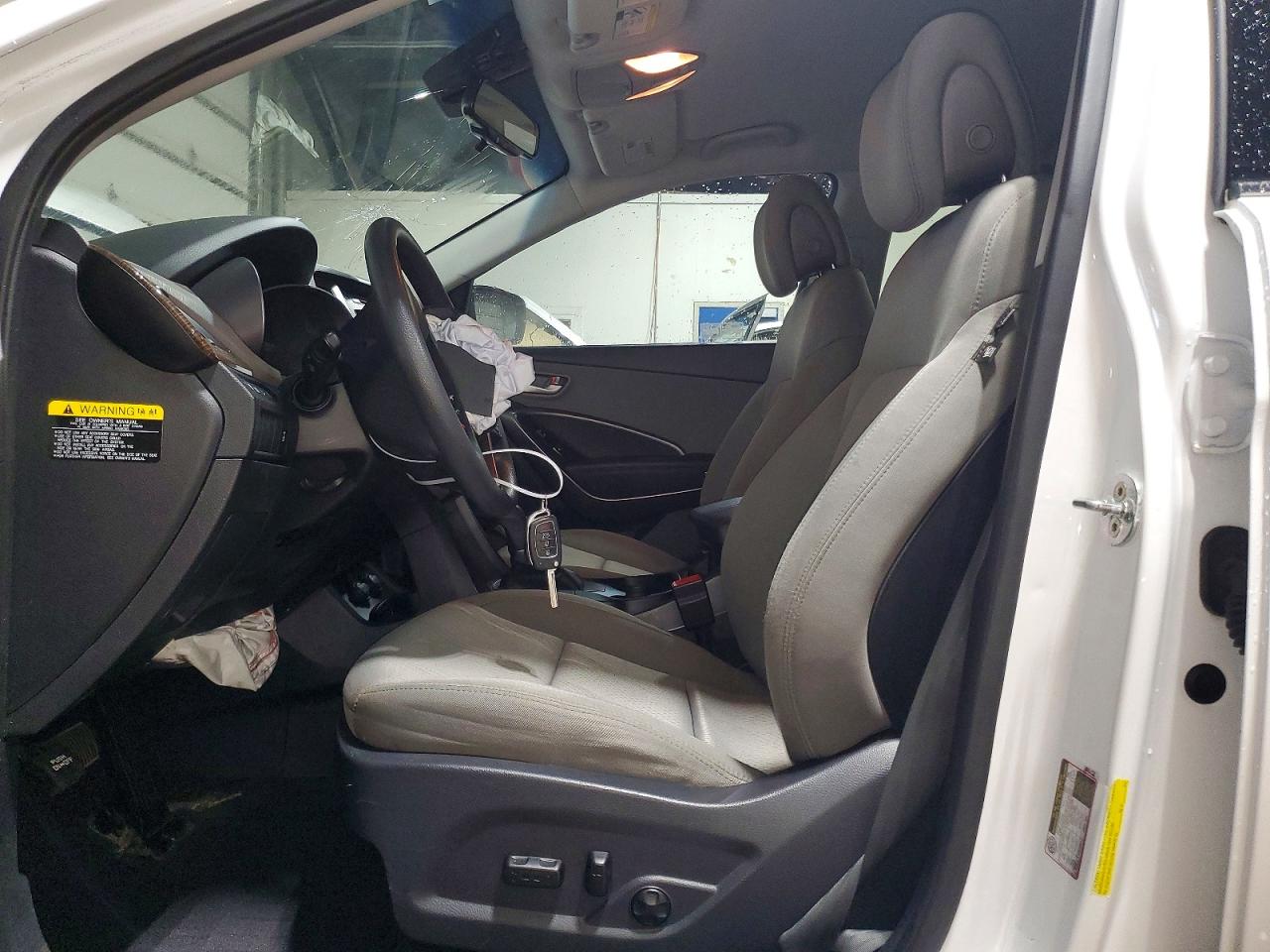 2017 Hyundai Santa Fe Sport 2.4l White vin: 5NMZUDLB2HH028796