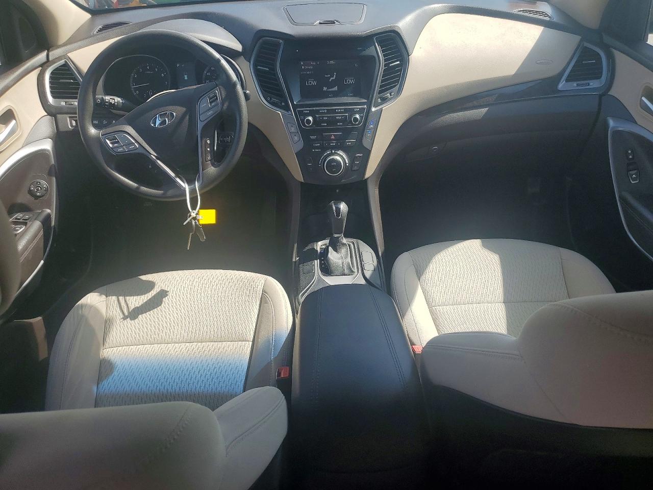 2017 Hyundai Santa Fe Sport 2.4l White vin: 5NMZUDLB2HH030533