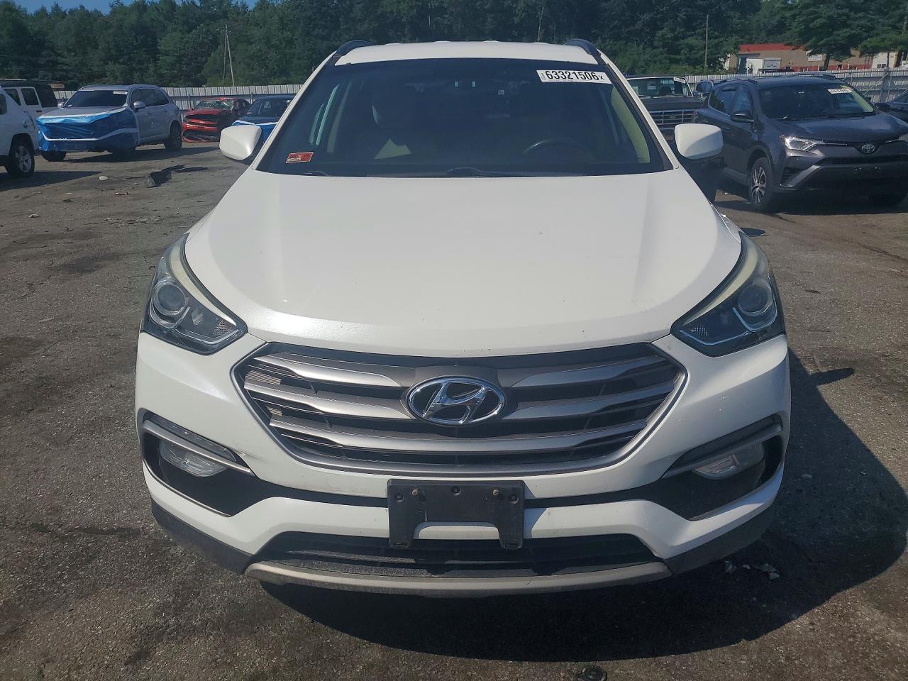 2017 Hyundai Santa Fe Sport 2.4l White vin: 5NMZUDLB2HH030533