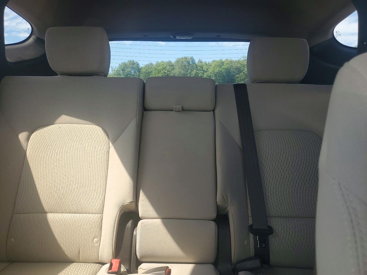 2017 Hyundai Santa Fe Sport 2.4l White vin: 5NMZUDLB2HH030533