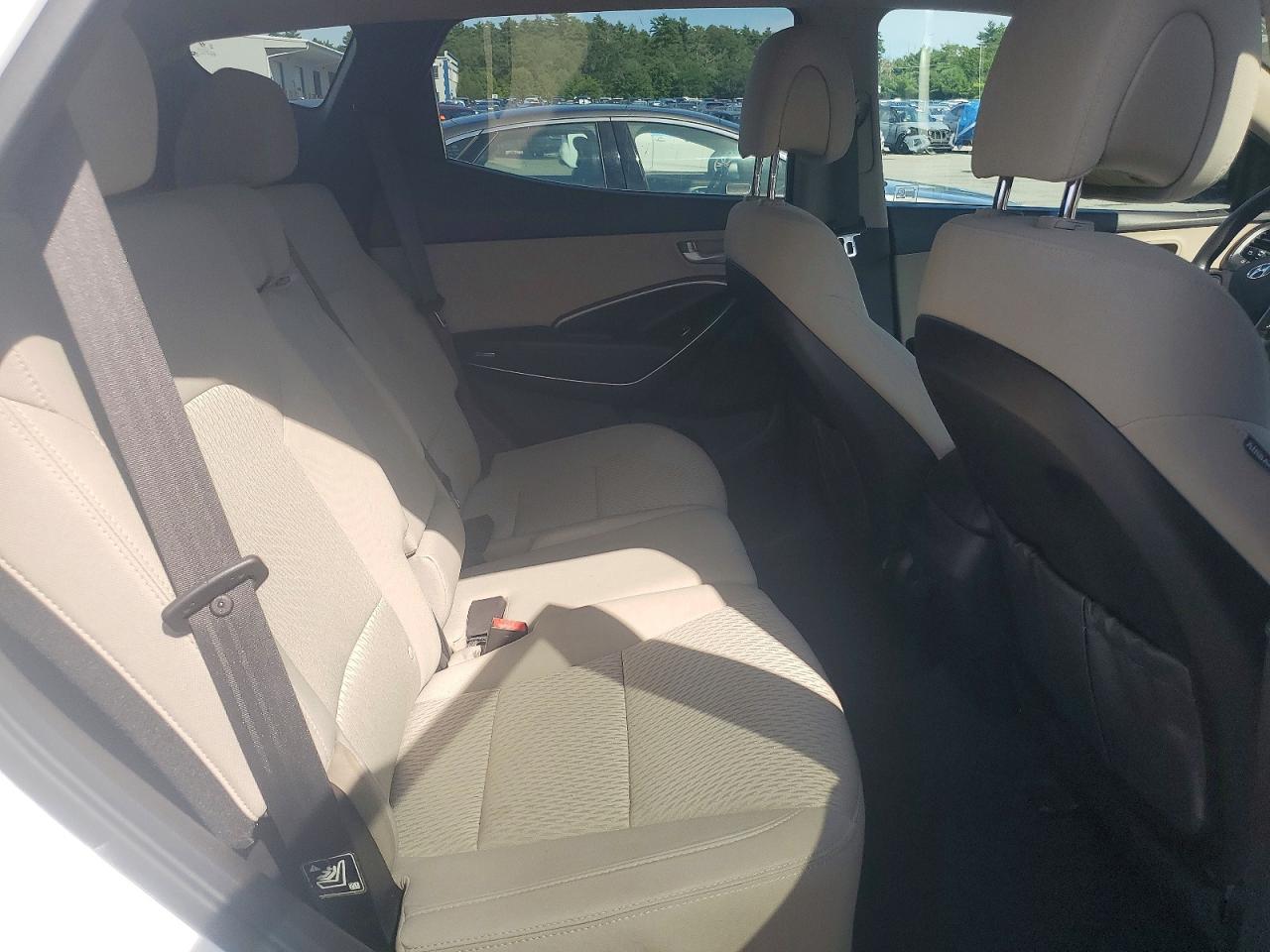2017 Hyundai Santa Fe Sport 2.4l White vin: 5NMZUDLB2HH030533