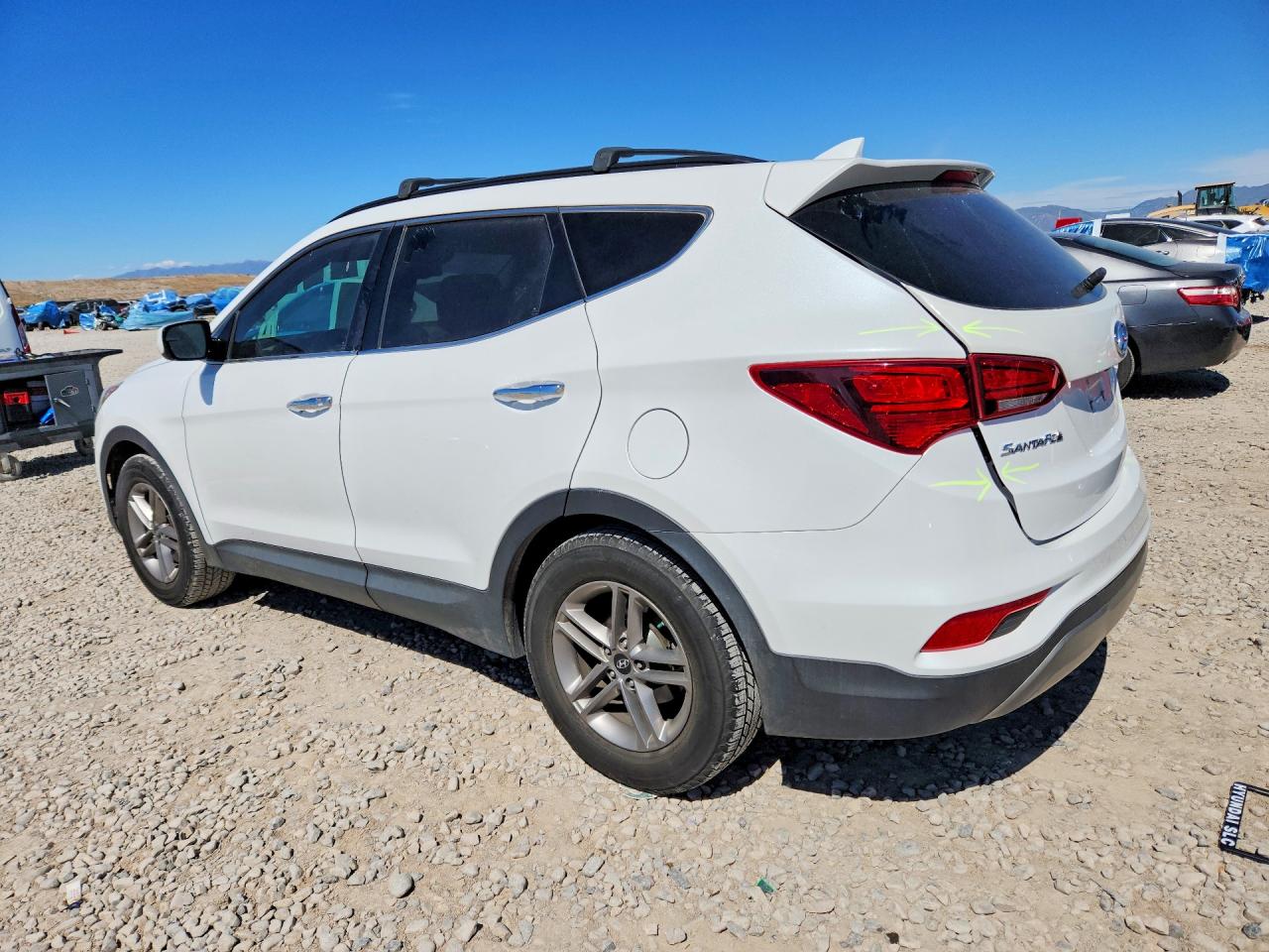 2017 Hyundai Santa Fe Sport 2.4l White vin: 5NMZUDLB5HH032907