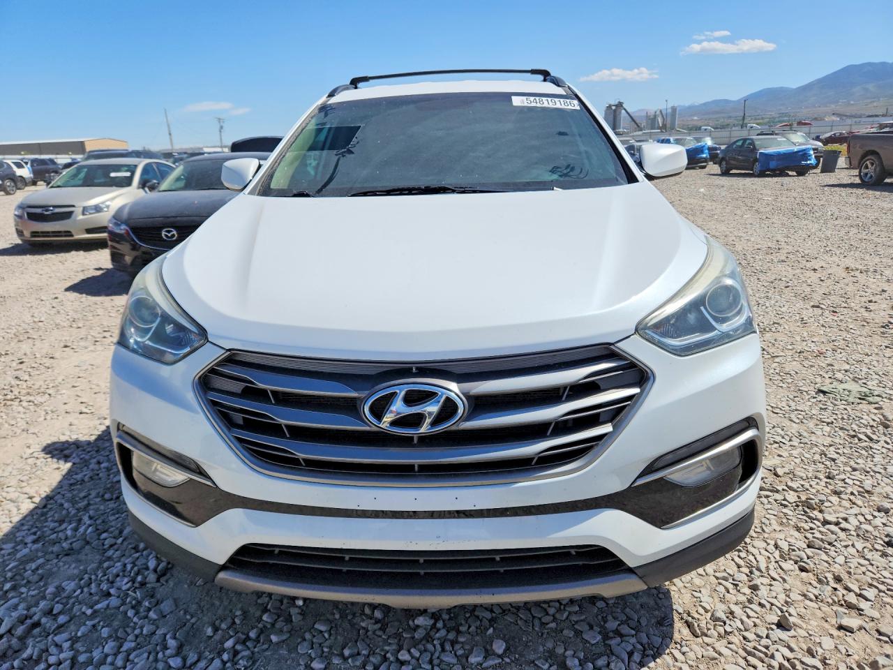 2017 Hyundai Santa Fe Sport 2.4l White vin: 5NMZUDLB5HH032907