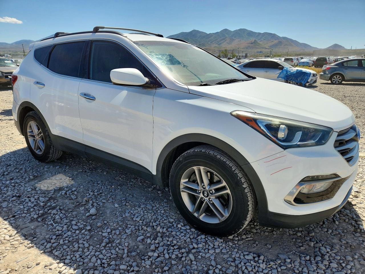 2017 Hyundai Santa Fe Sport 2.4l White vin: 5NMZUDLB5HH032907