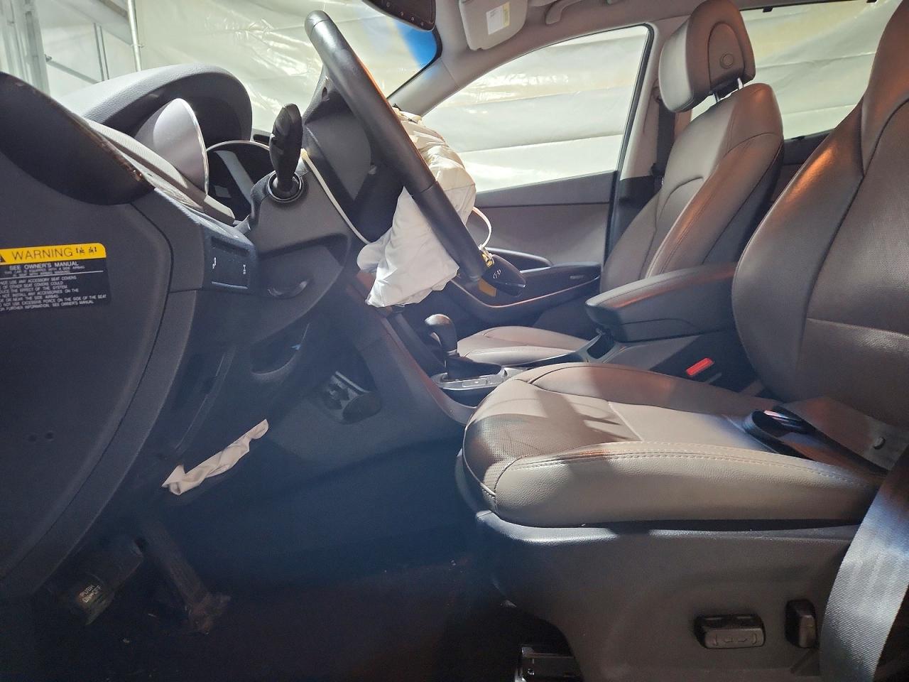 2017 Hyundai Santa Fe Sport 2.4l Серебряный vin: 5NMZUDLB6HH001679