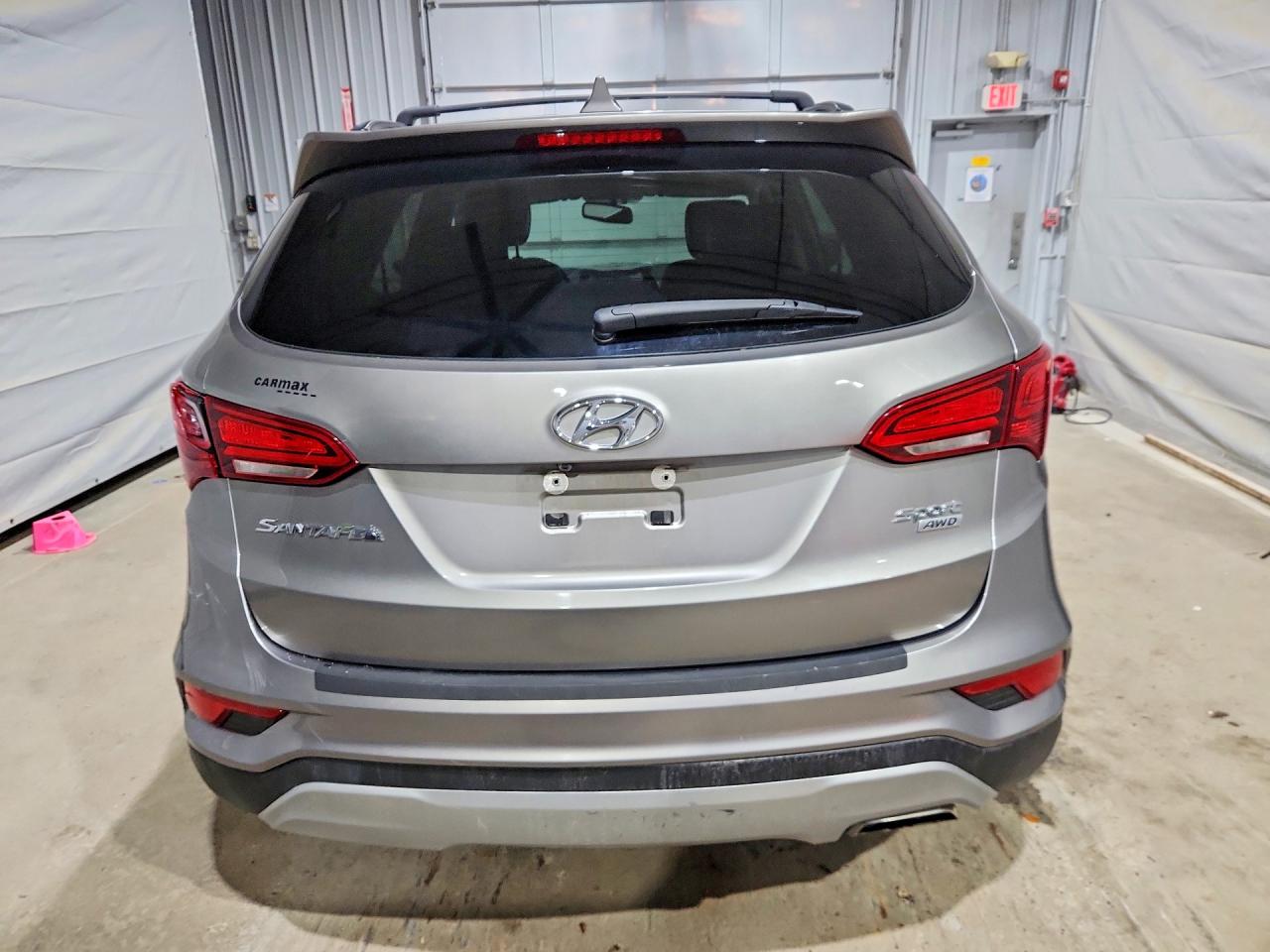 2017 Hyundai Santa Fe Sport 2.4l Серебряный vin: 5NMZUDLB6HH001679